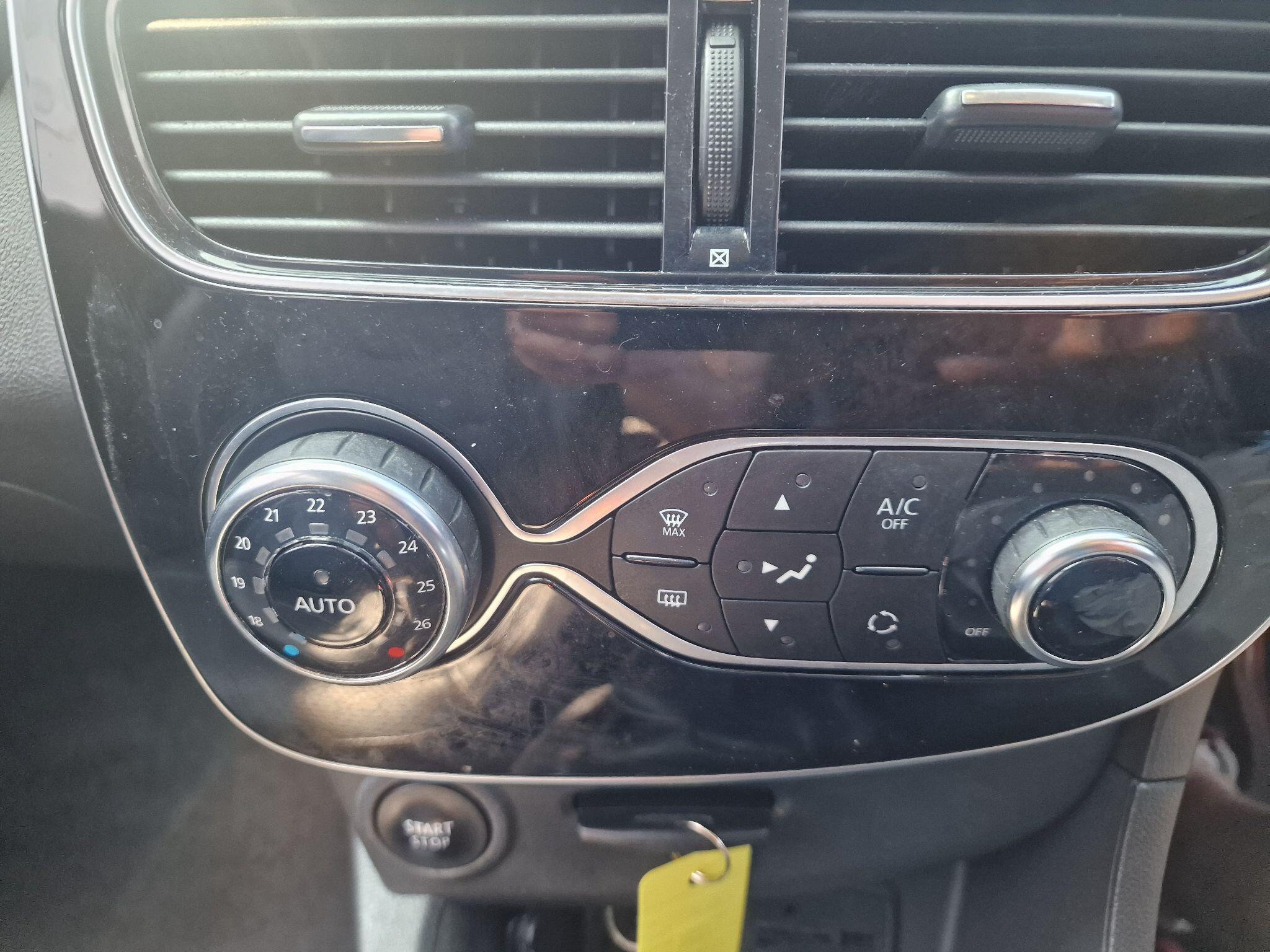 Renault Clio view 36