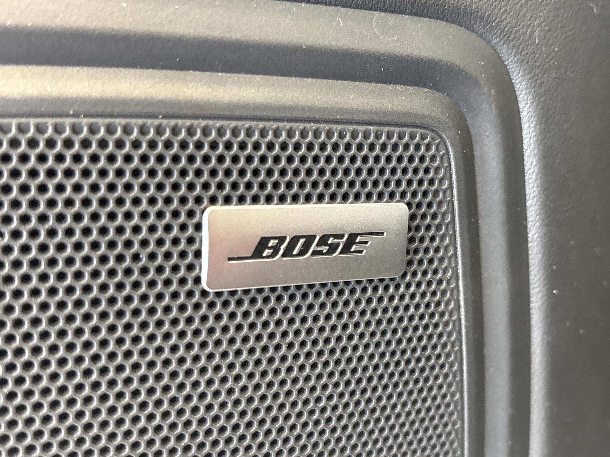 Porsche Macan view 34