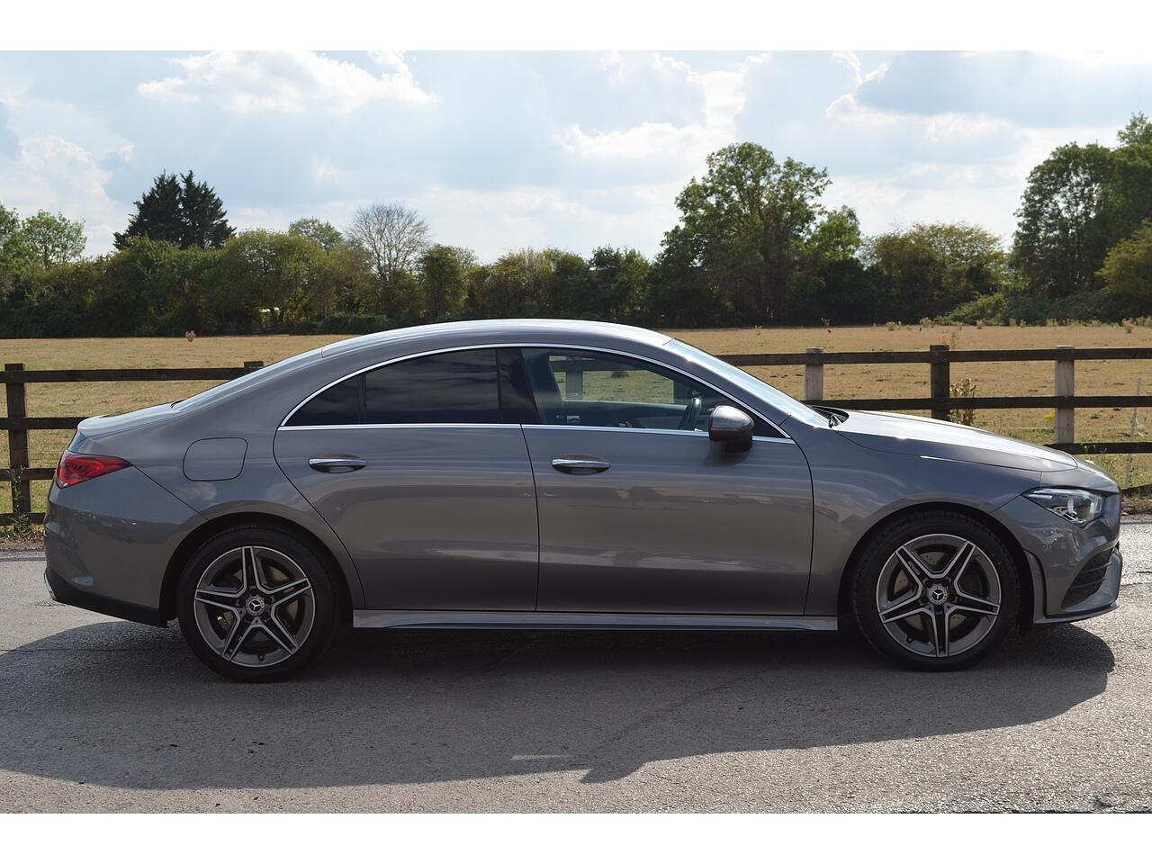 Mercedes-Benz Cla view 10