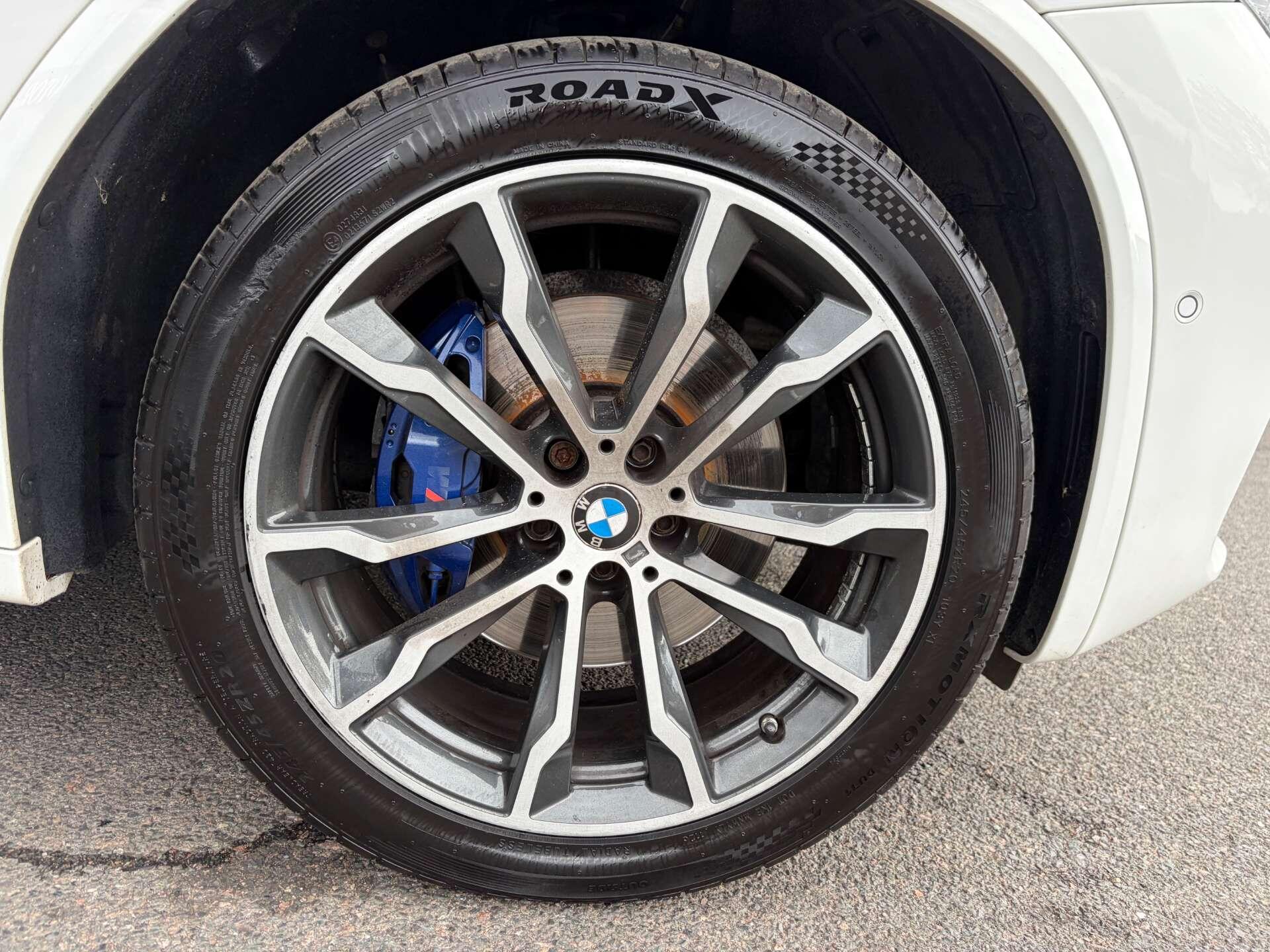 BMW X3 view 11