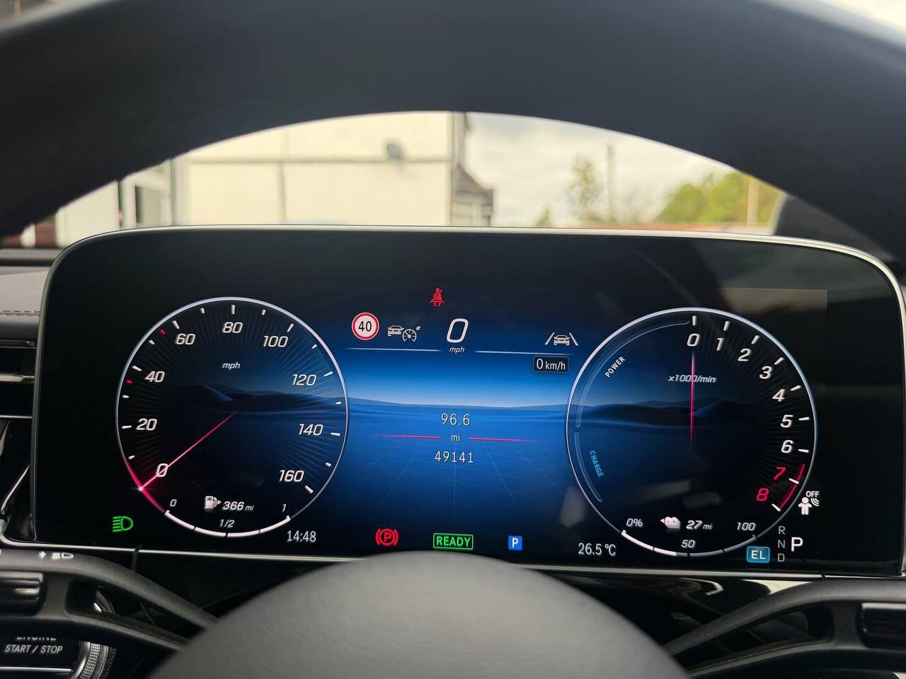 Mercedes-Benz E-Class view 37