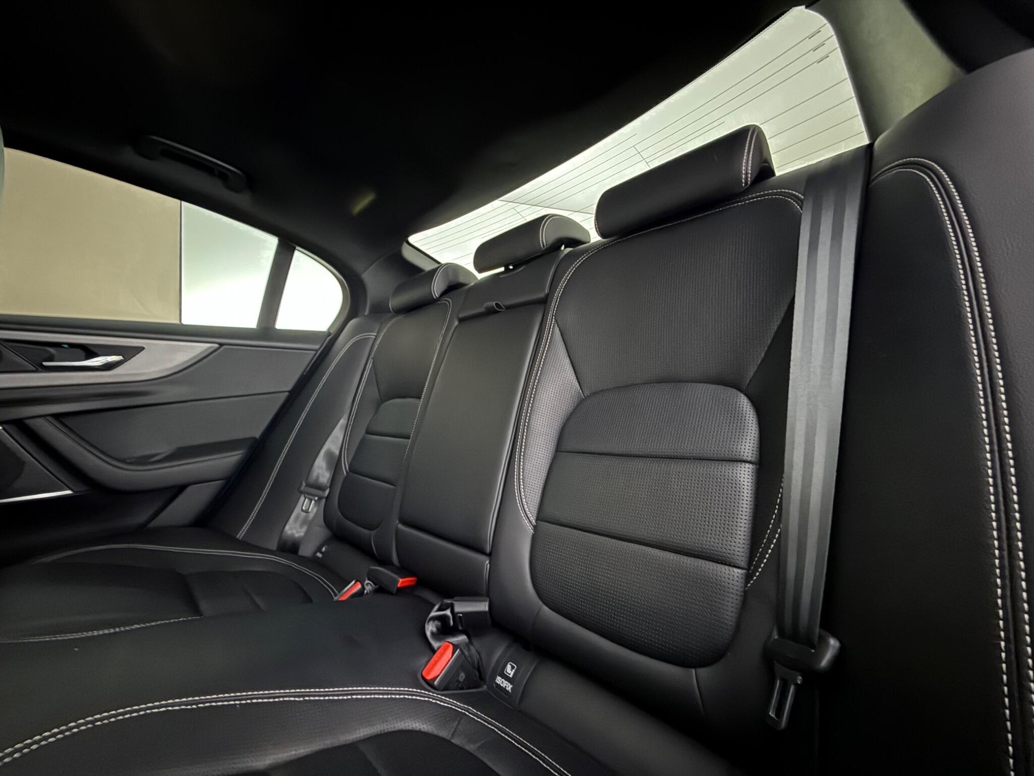 Jaguar Xe view 31