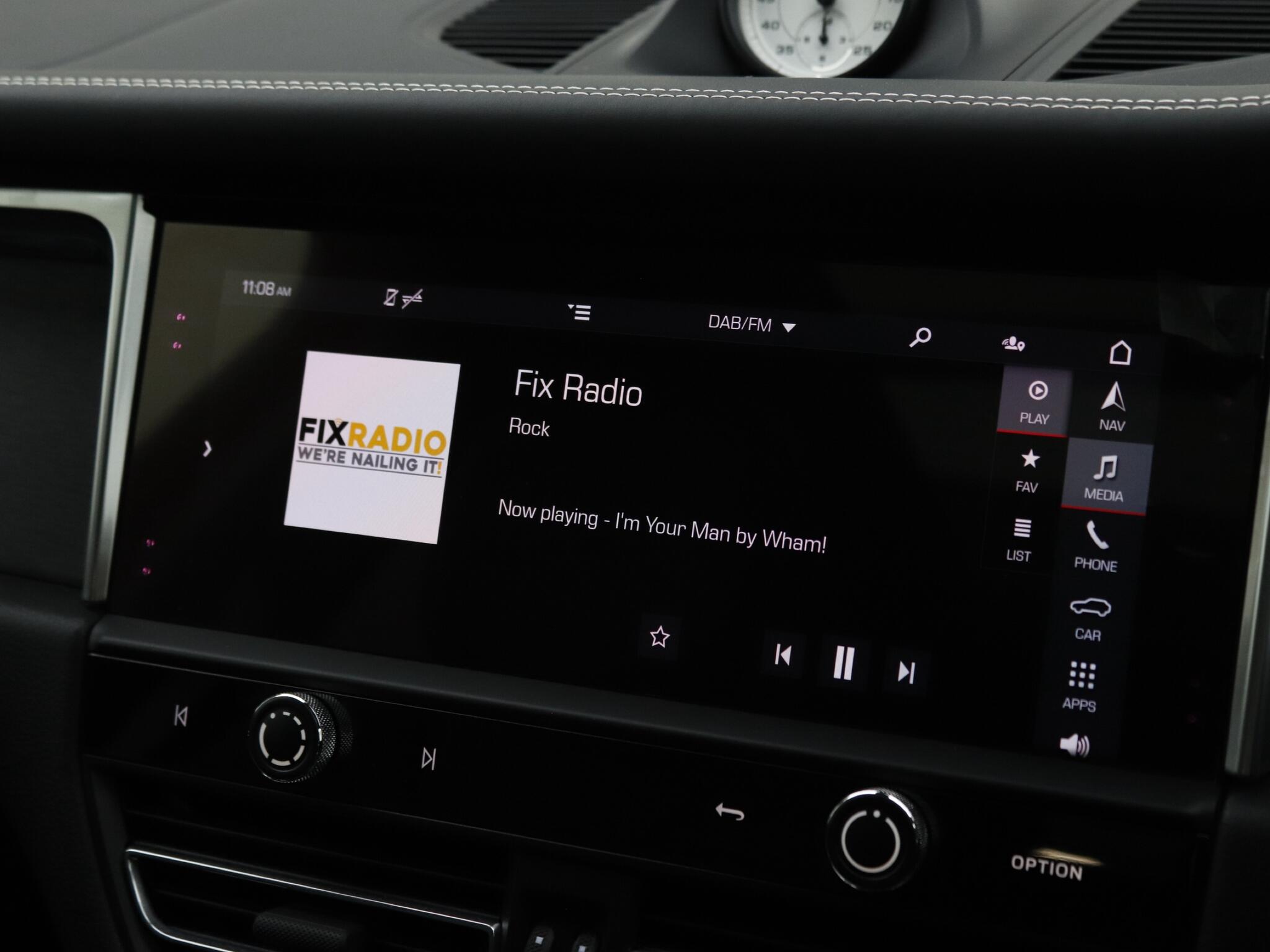 Porsche Macan view 35