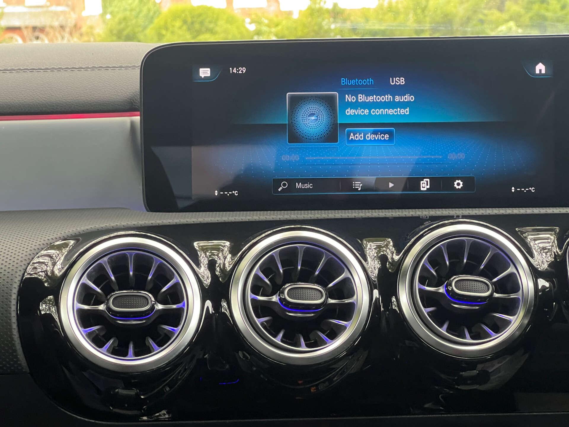 Mercedes-Benz Cla view 40