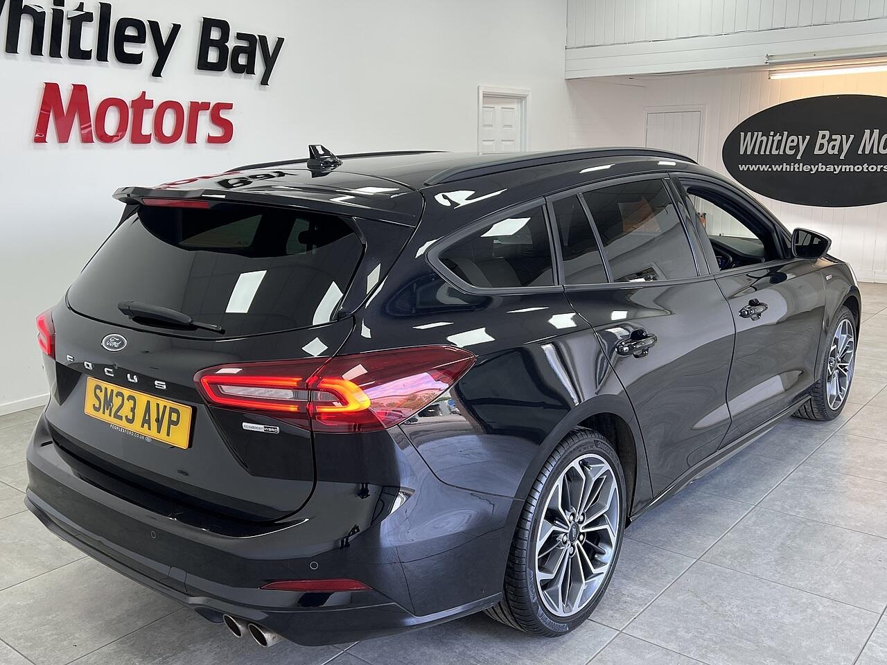 Ford Focus view 3