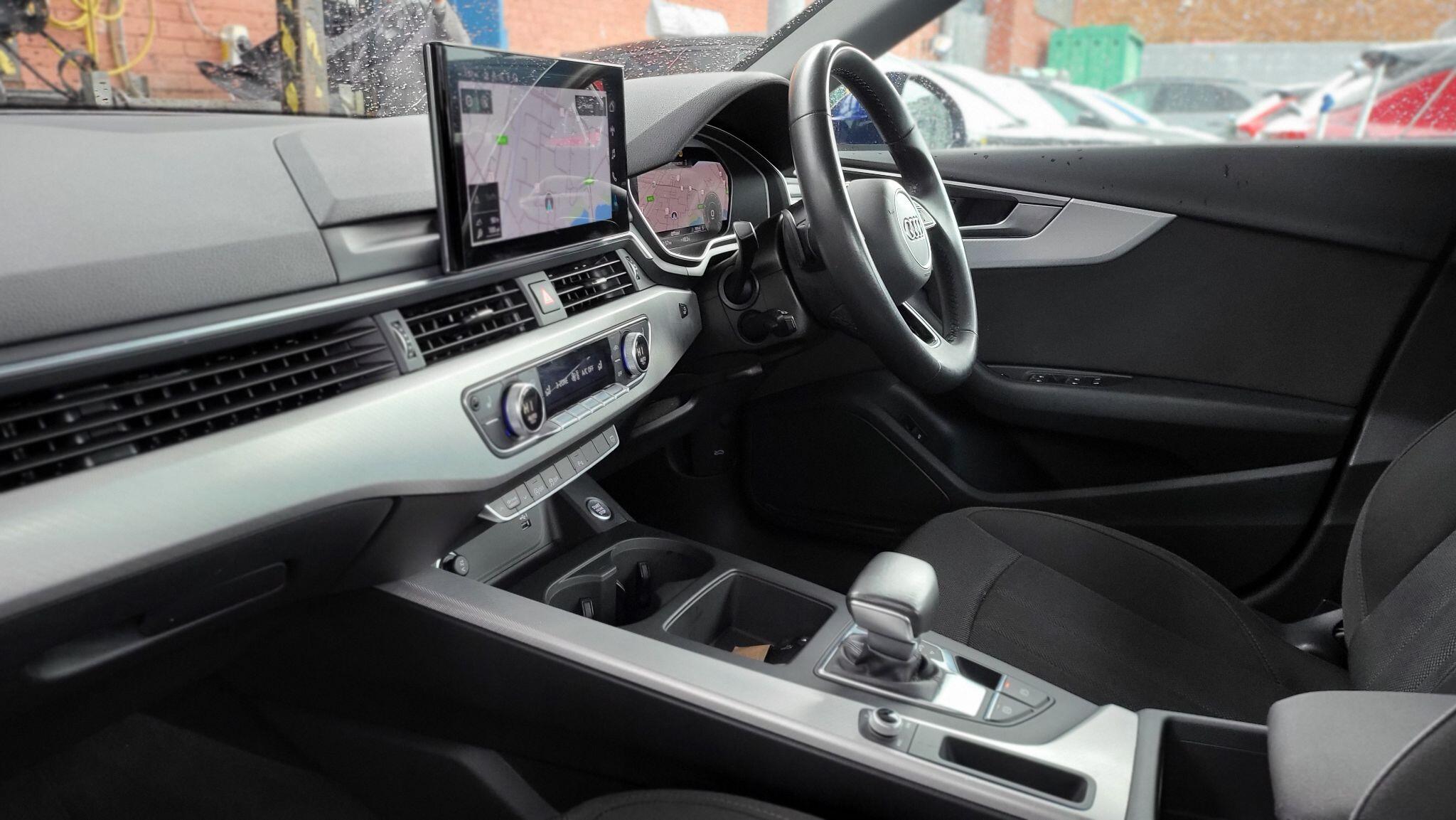 Audi A4 view 12