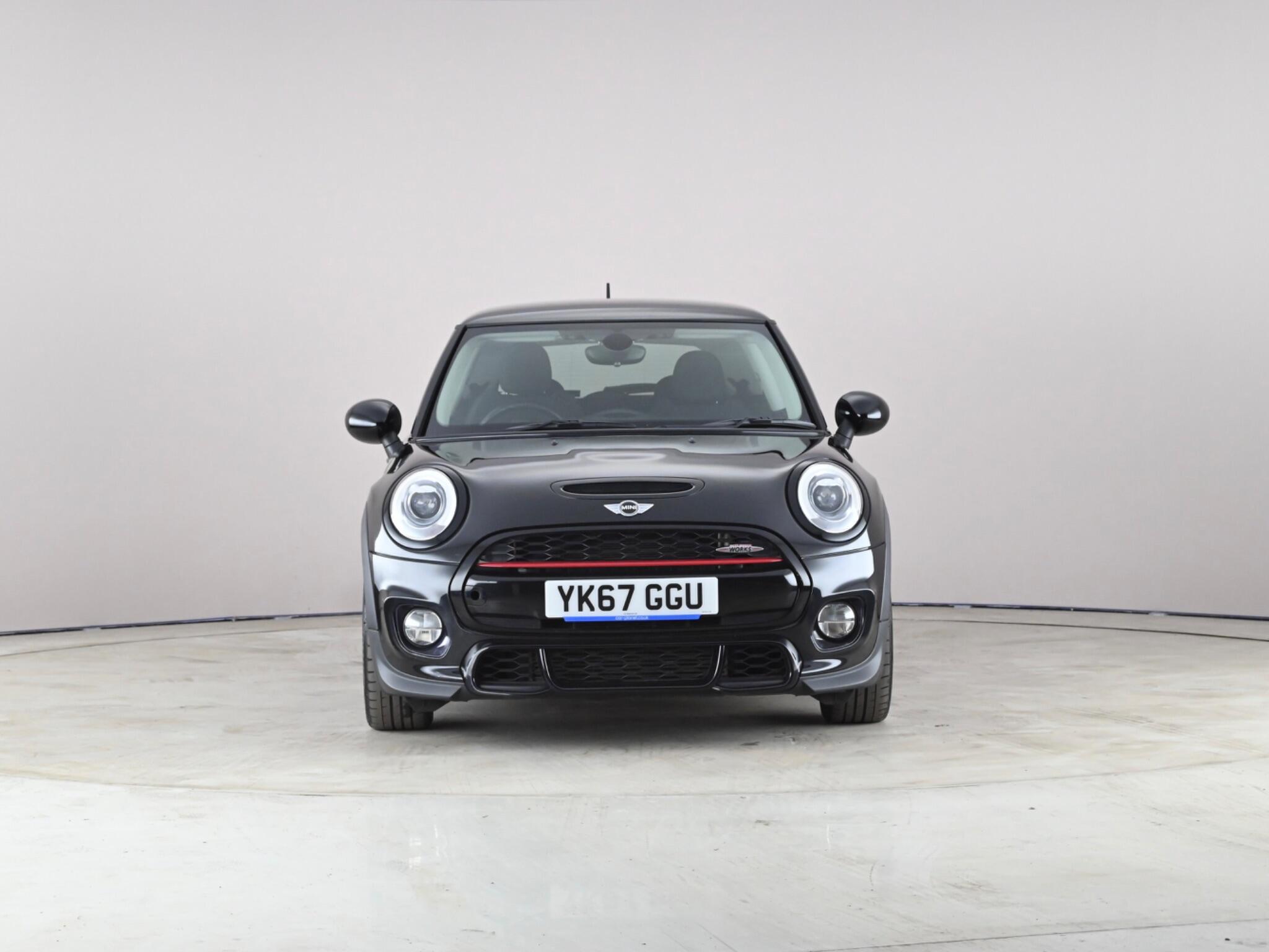 Mini Hatch view 6