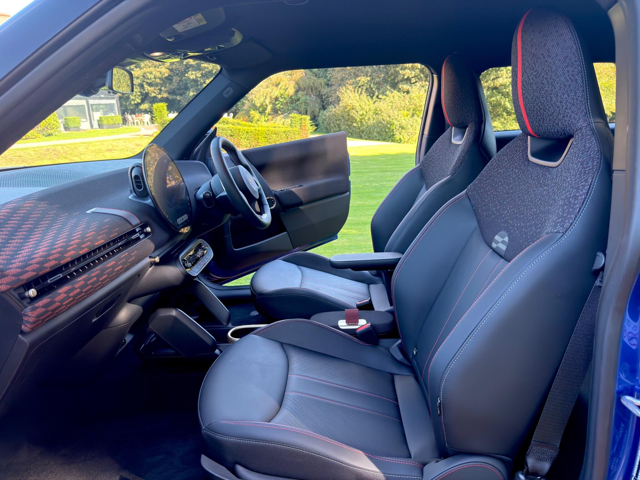 Mini Hatch view 17
