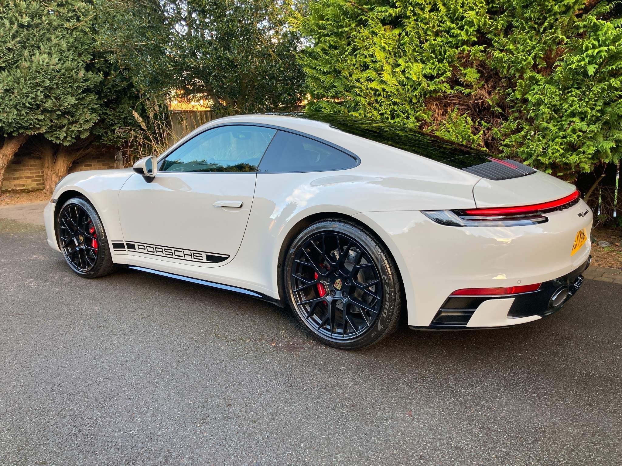 Porsche 911 view 12
