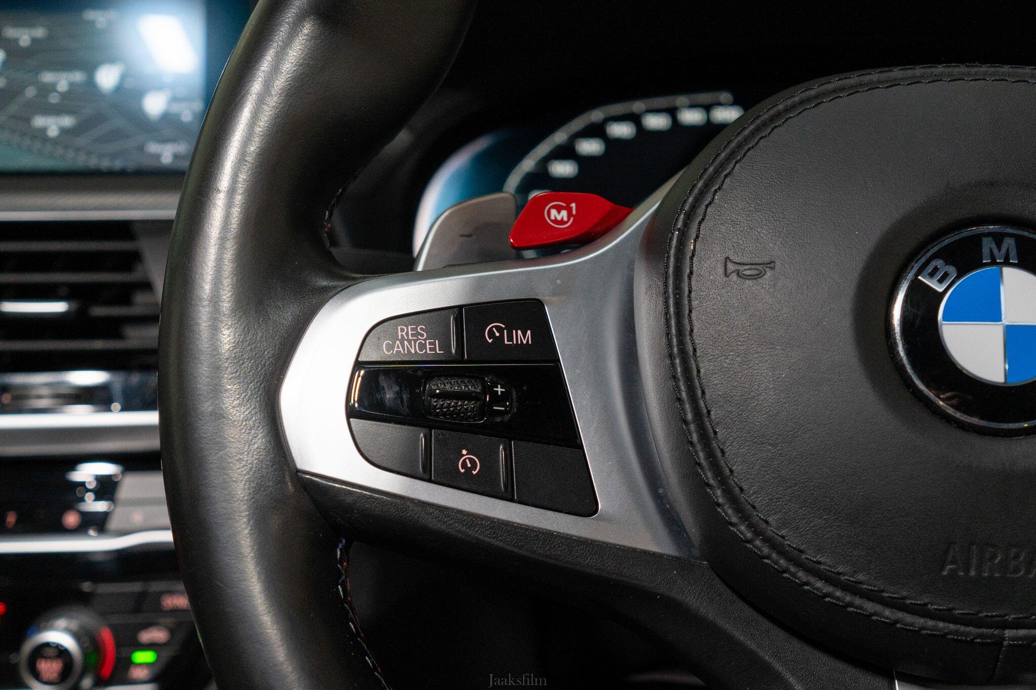 BMW X4 M view 32