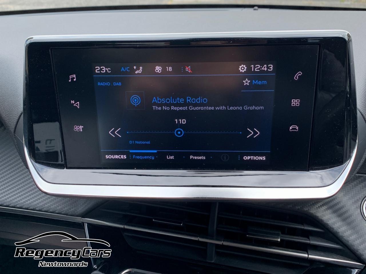 Peugeot 208 view 32