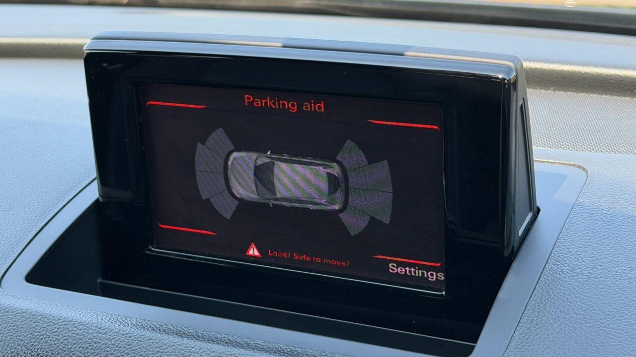 Audi Audi Q3 view 15
