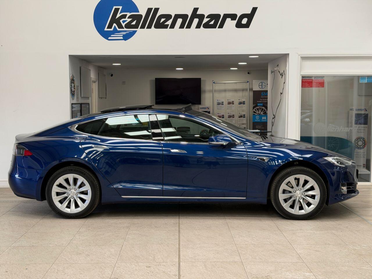 Tesla Model S view 45