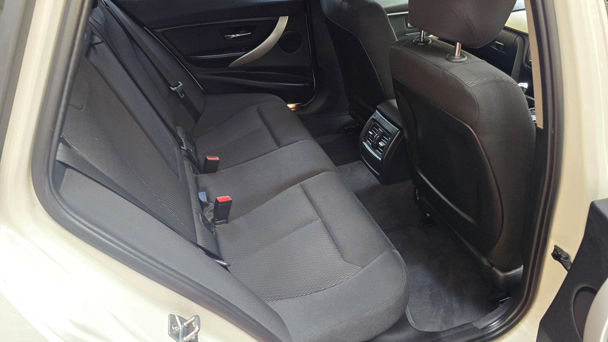 BMW 3 Series view 16
