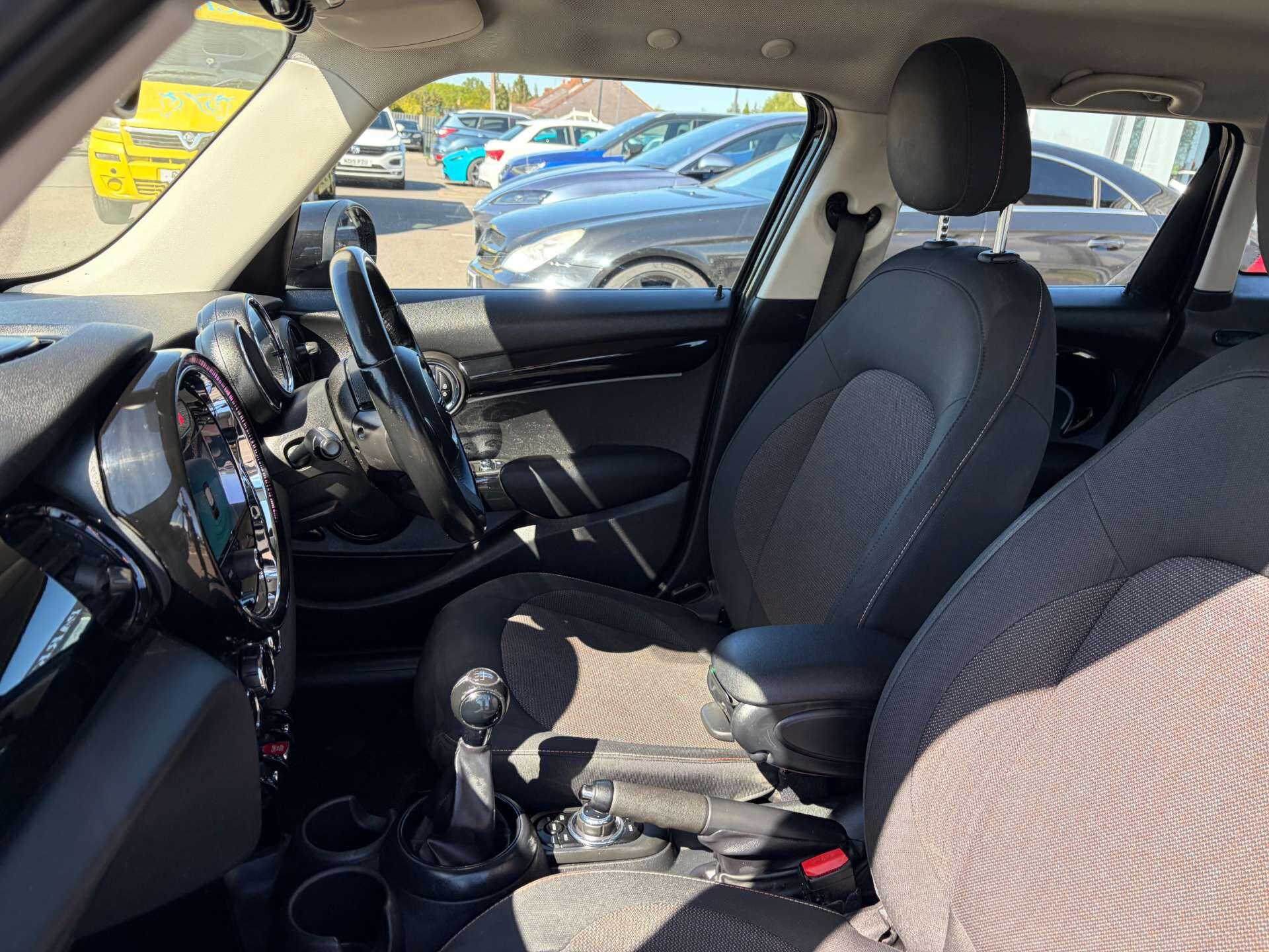 Mini Cooper view 18