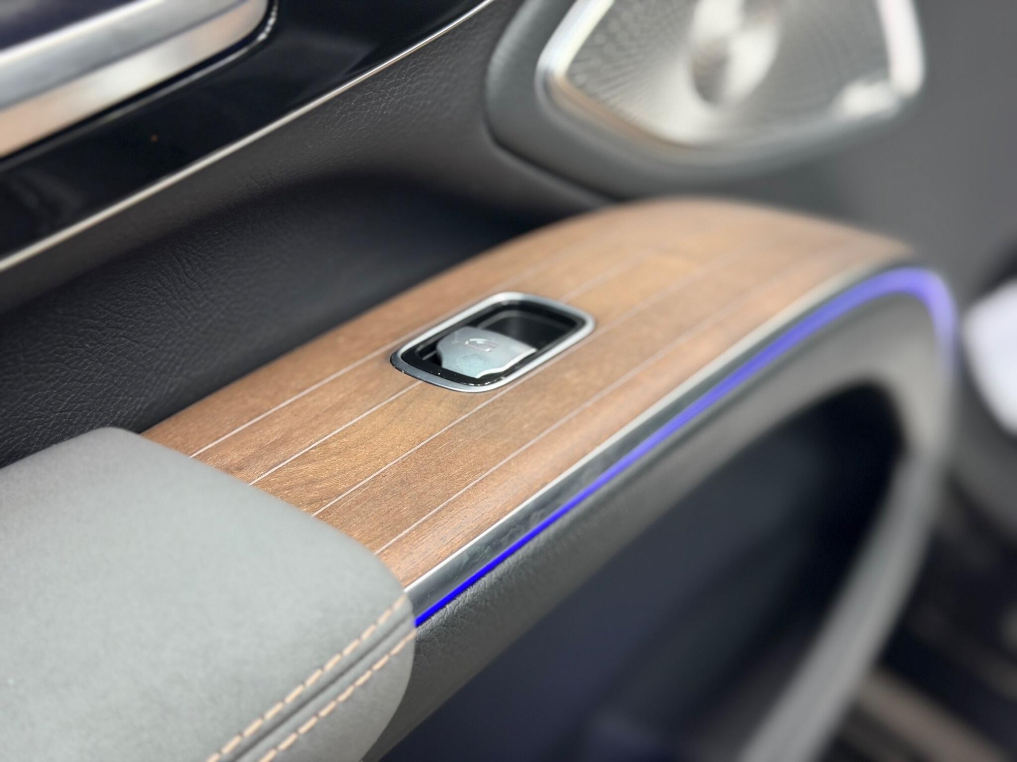 Mercedes-Benz Eqs view 35