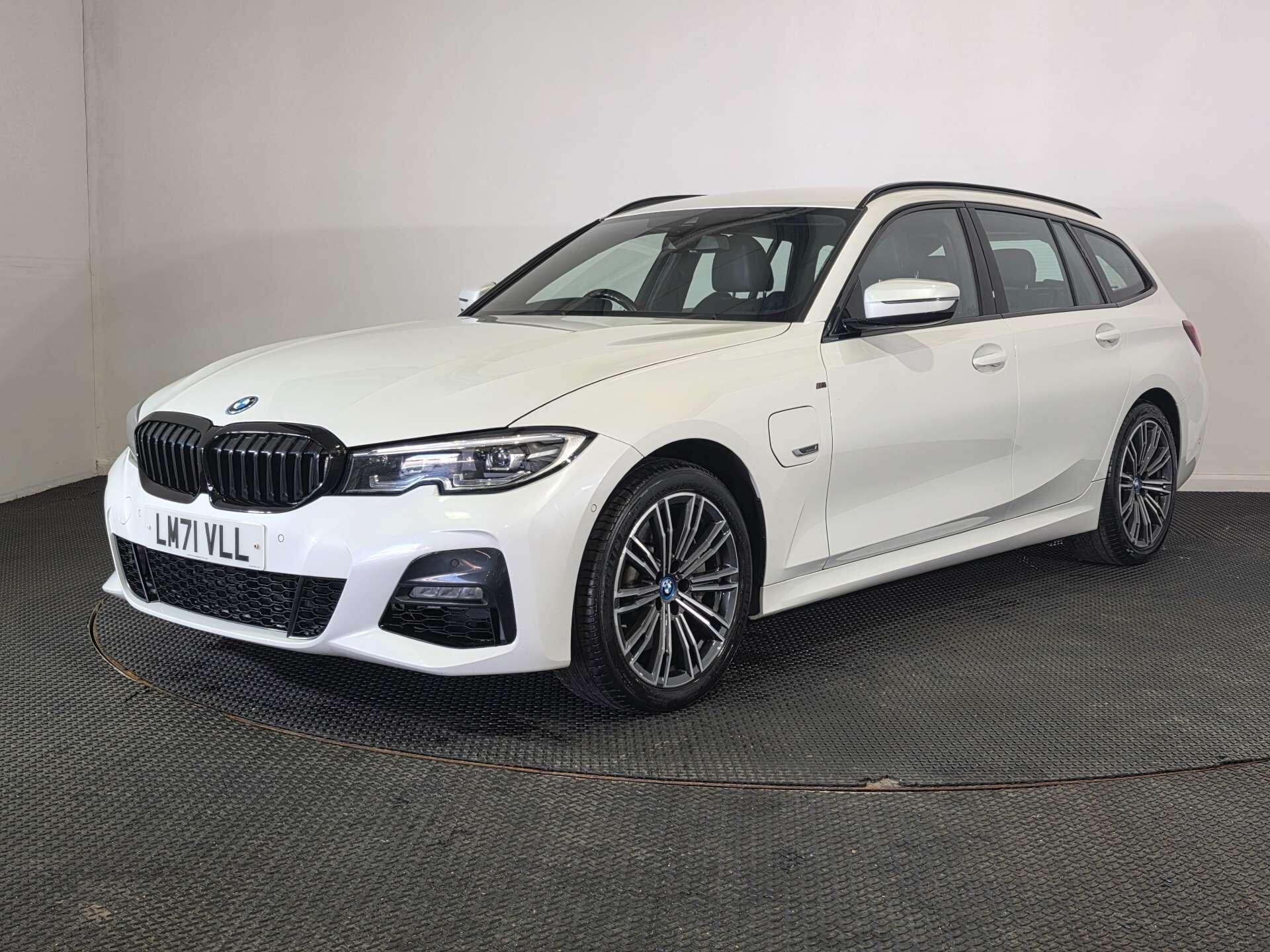 BMW 3 Series view 3