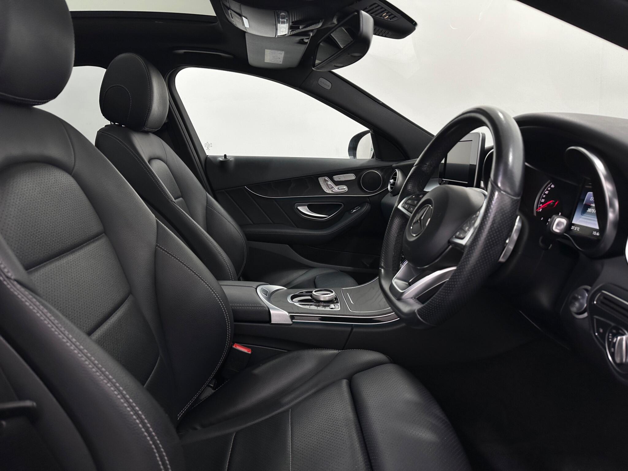 Mercedes-Benz C Class view 33
