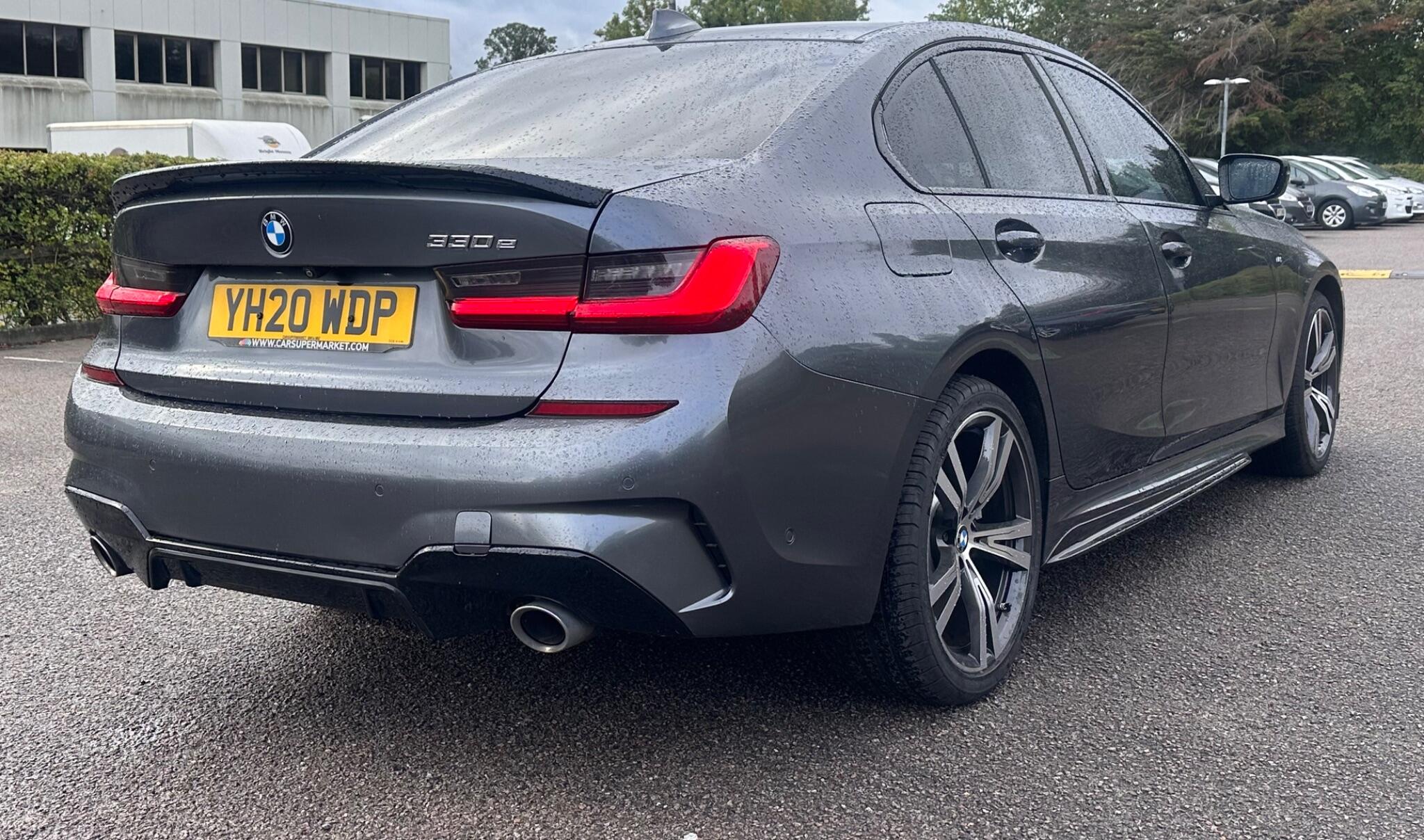 BMW 3 Series view 3