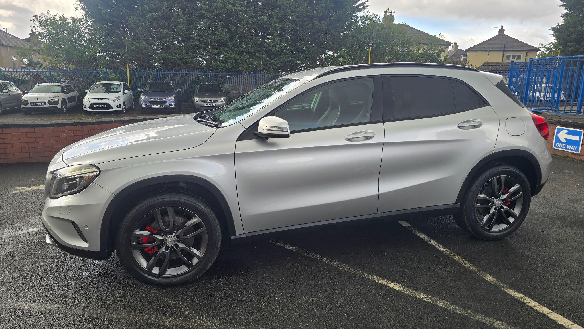 Mercedes-Benz GLA view 29