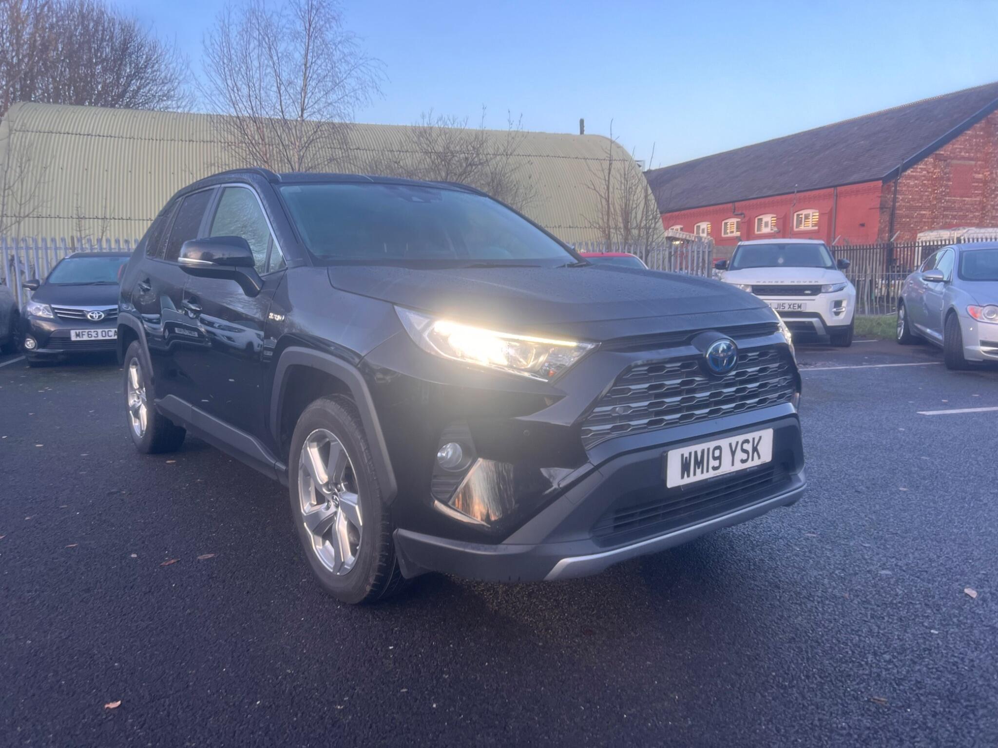 2019 Toyota RAV4 2.5 VVT-h Design CVT Euro 6 (s/s) 5dr • 116,015 miles image 2