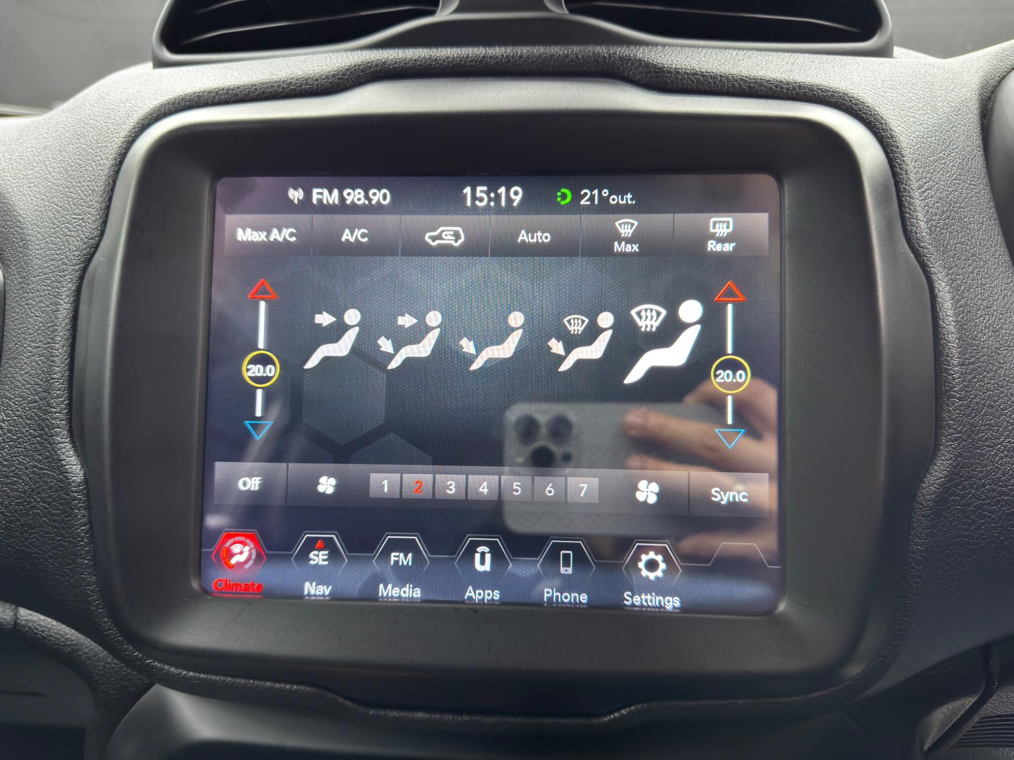 Jeep Renegade view 29
