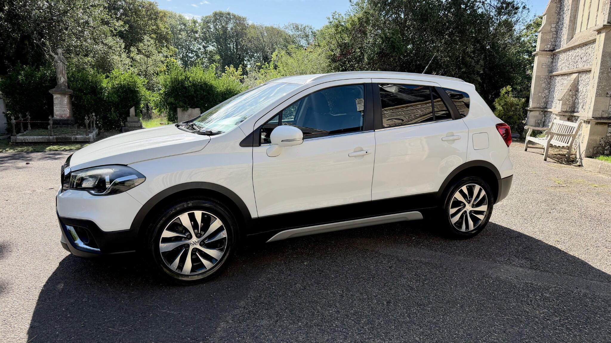 Suzuki SX4 S-Cross view 3