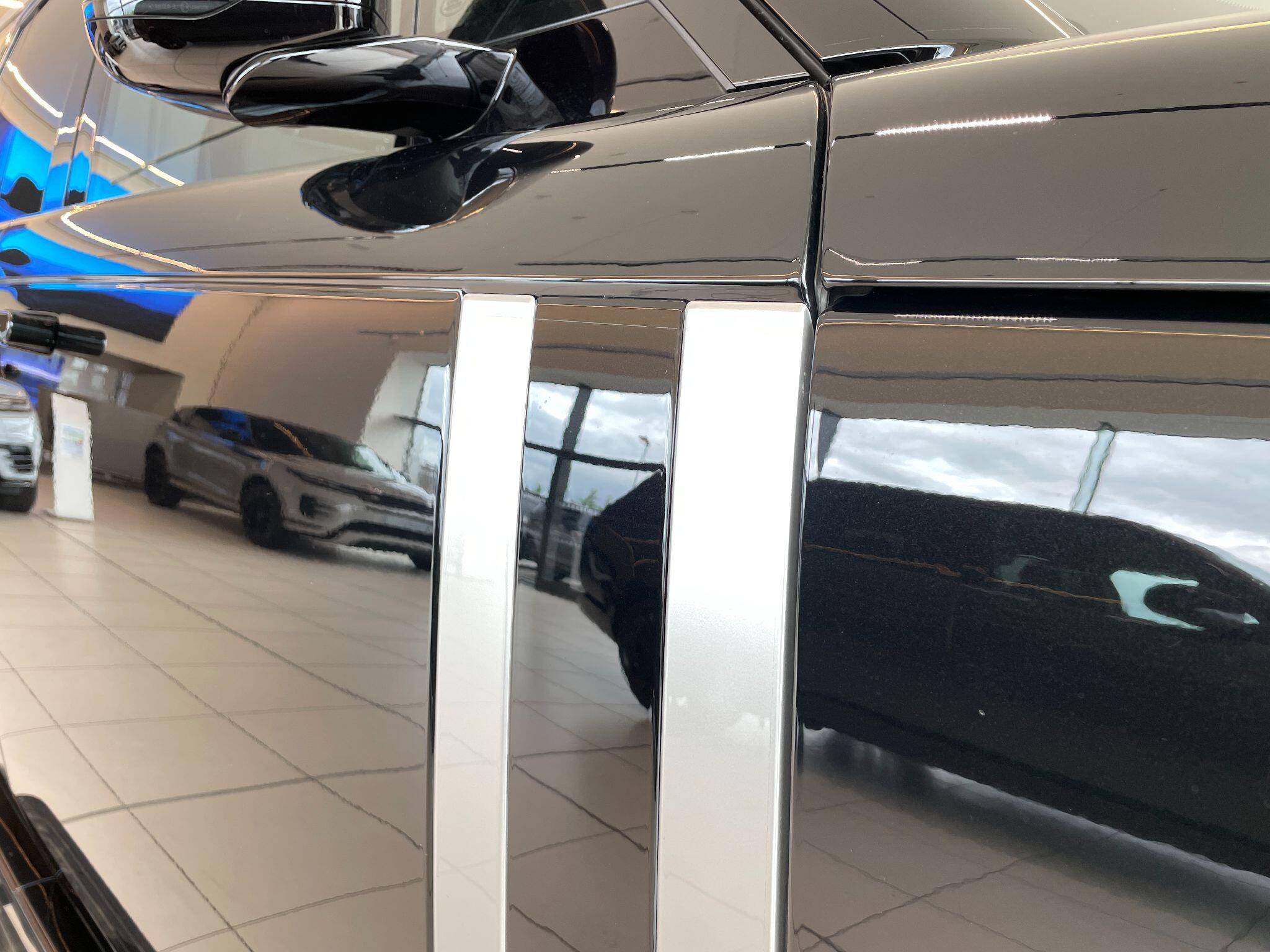 Land Rover Range Rover view 30