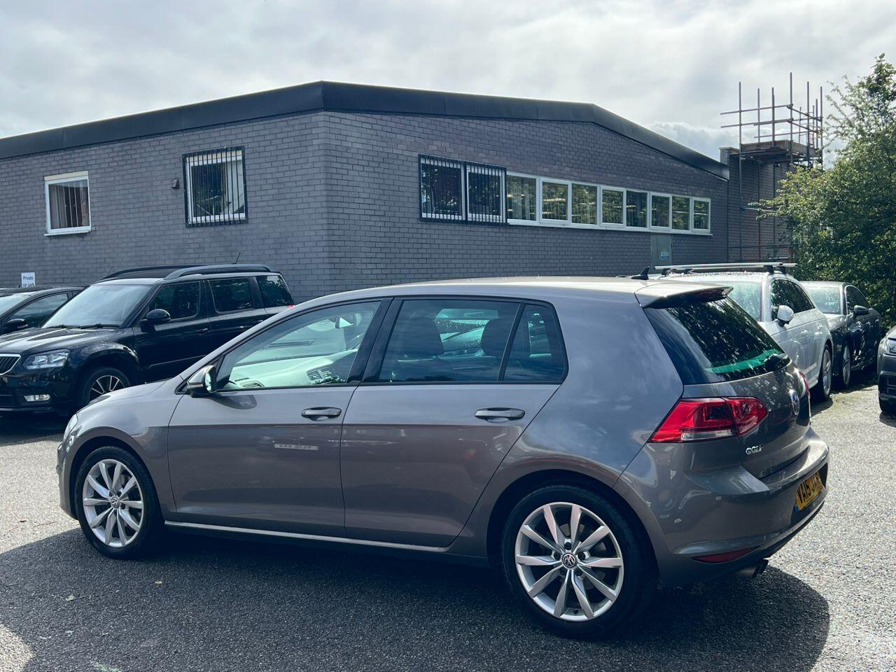 Volkswagen Golf view 9