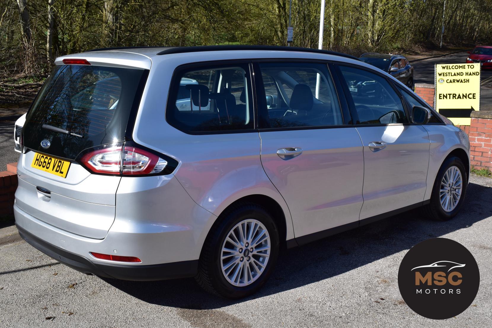 Ford Galaxy view 19