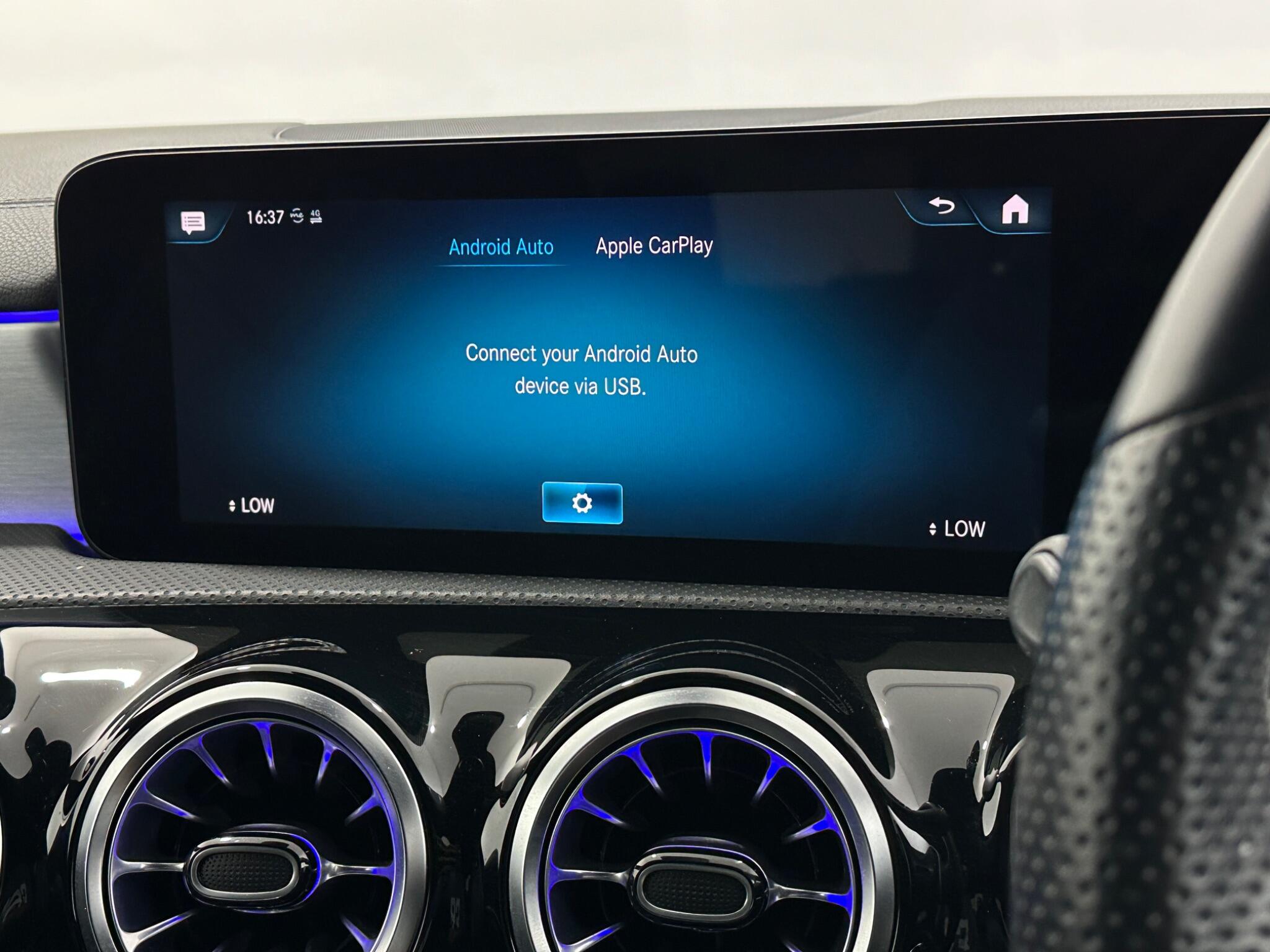 Mercedes-Benz CLA view 26