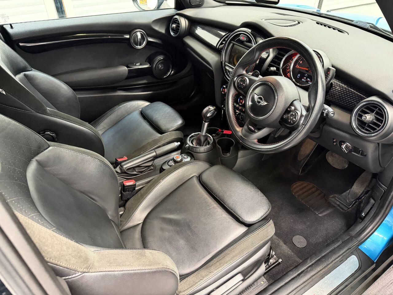 Mini Hatch view 3
