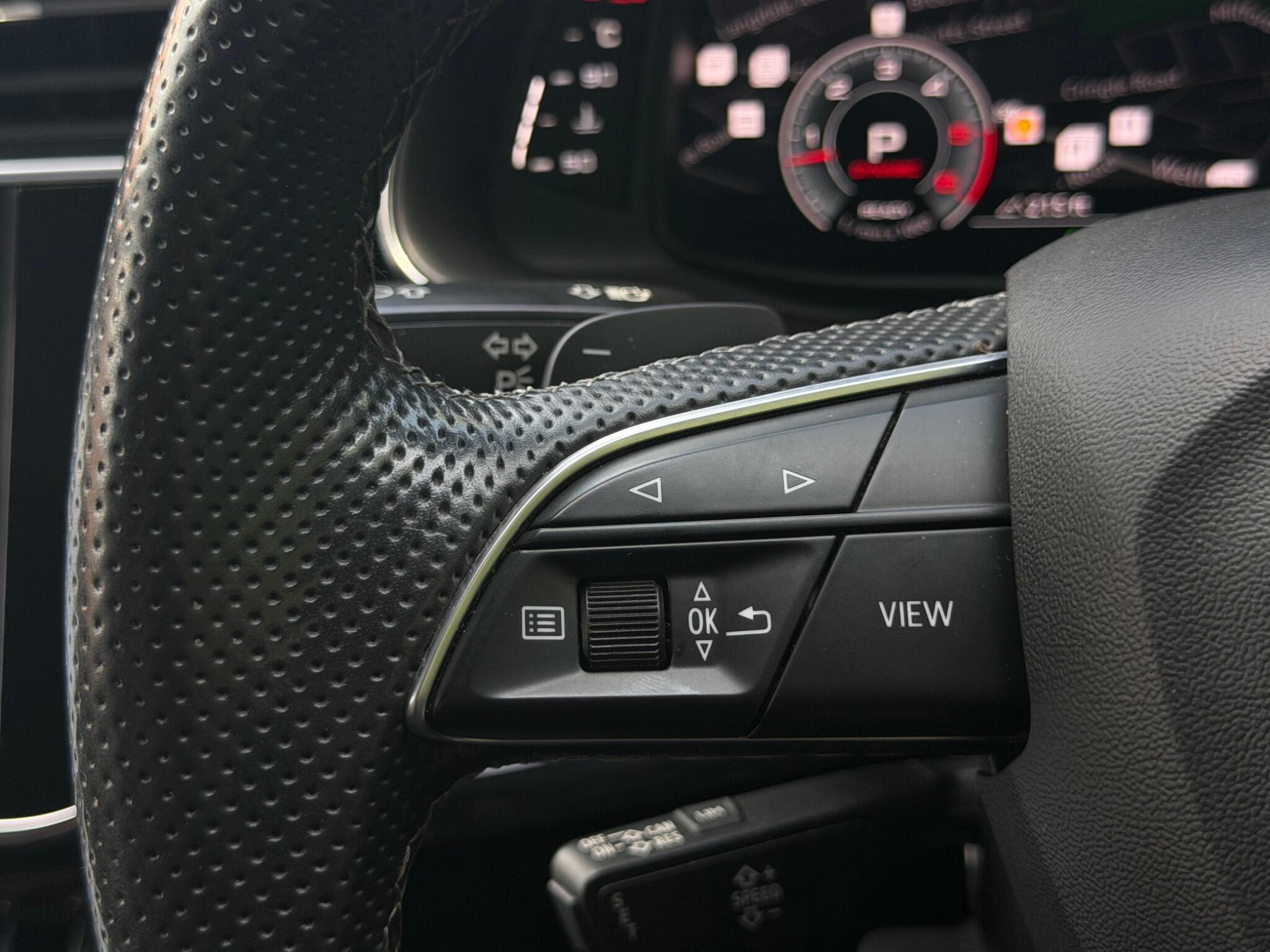 Audi Q7 view 26