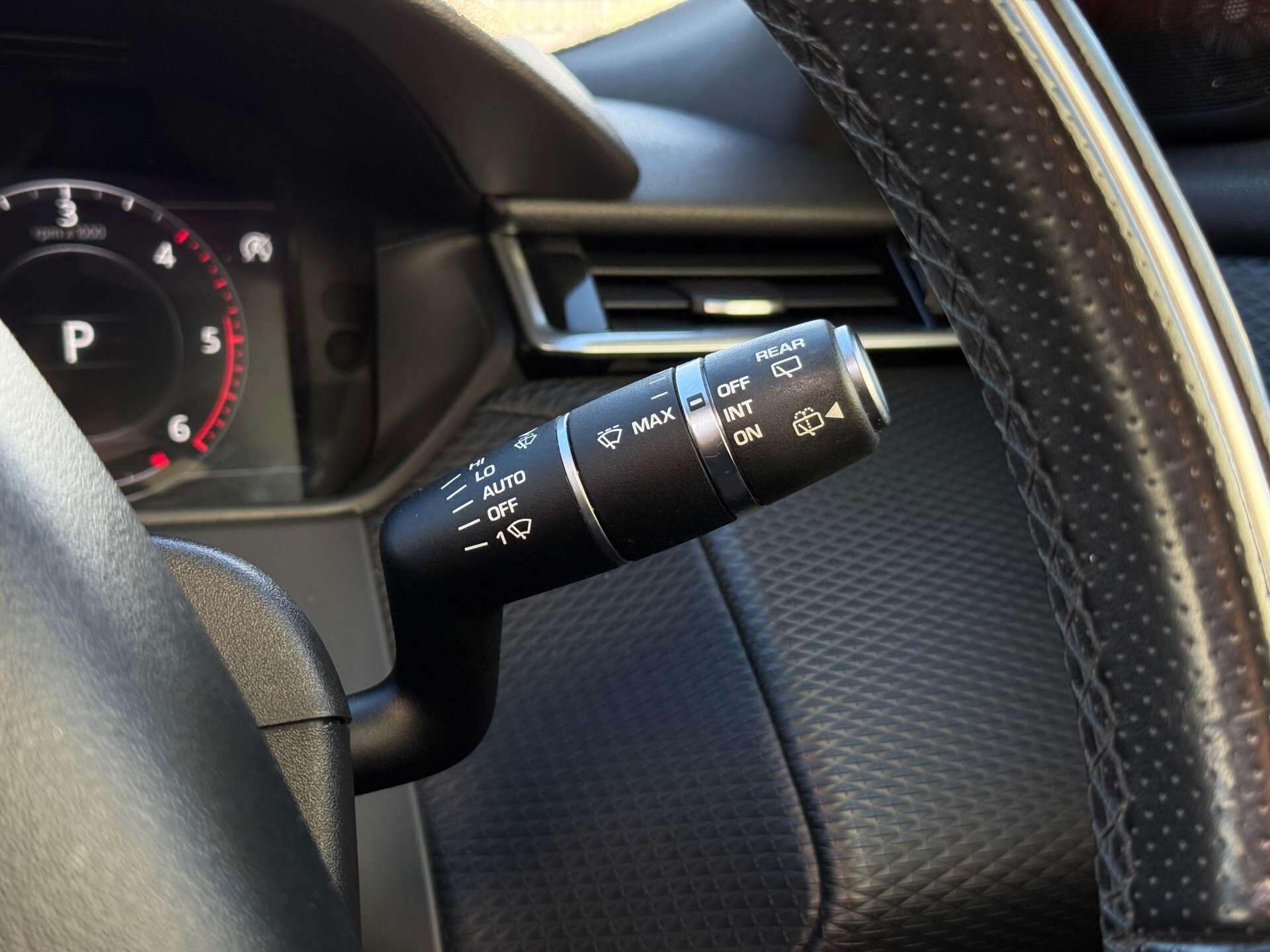 Land Rover Range Rover Velar view 27