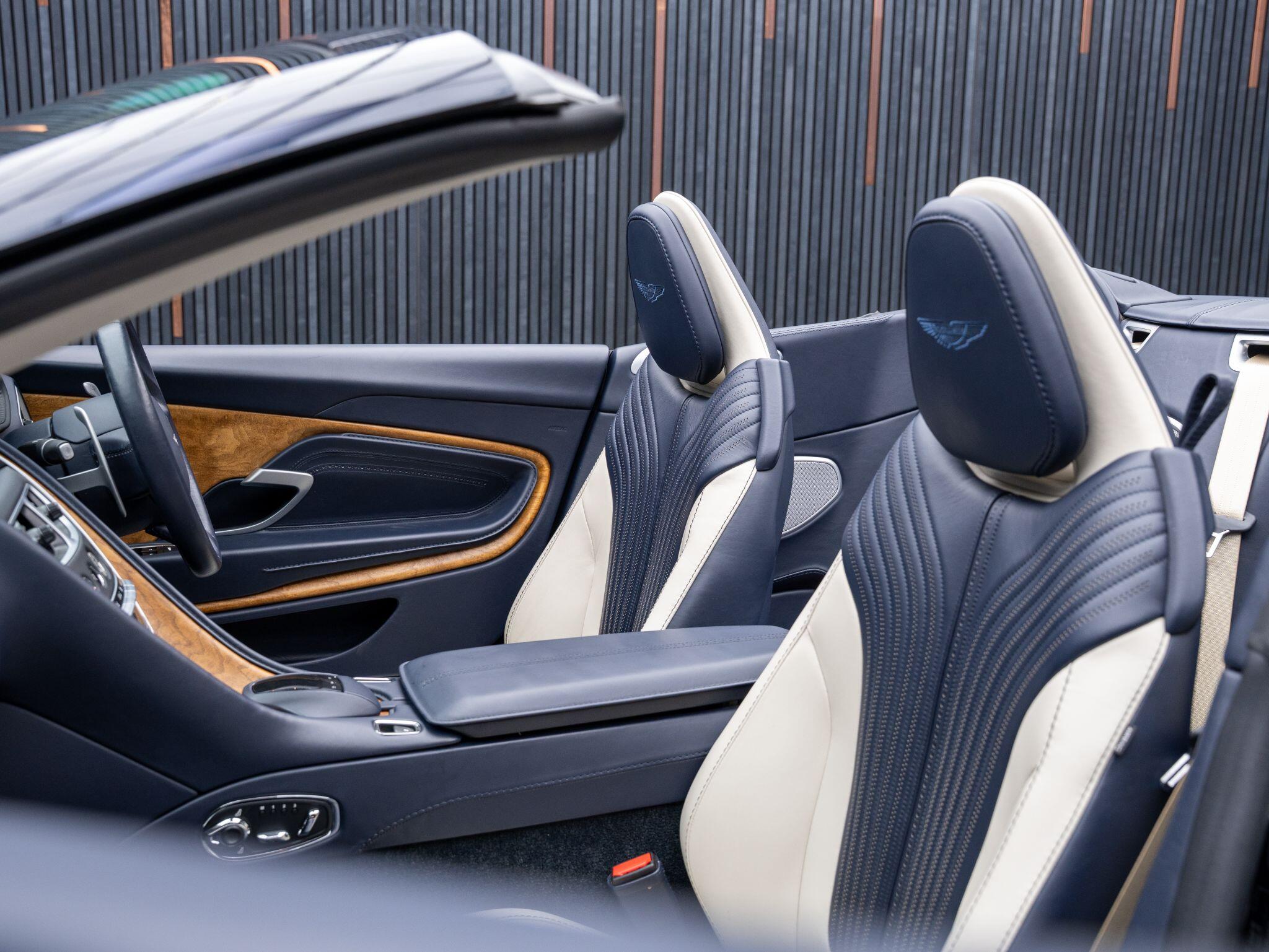 Aston Martin DB11 view 37
