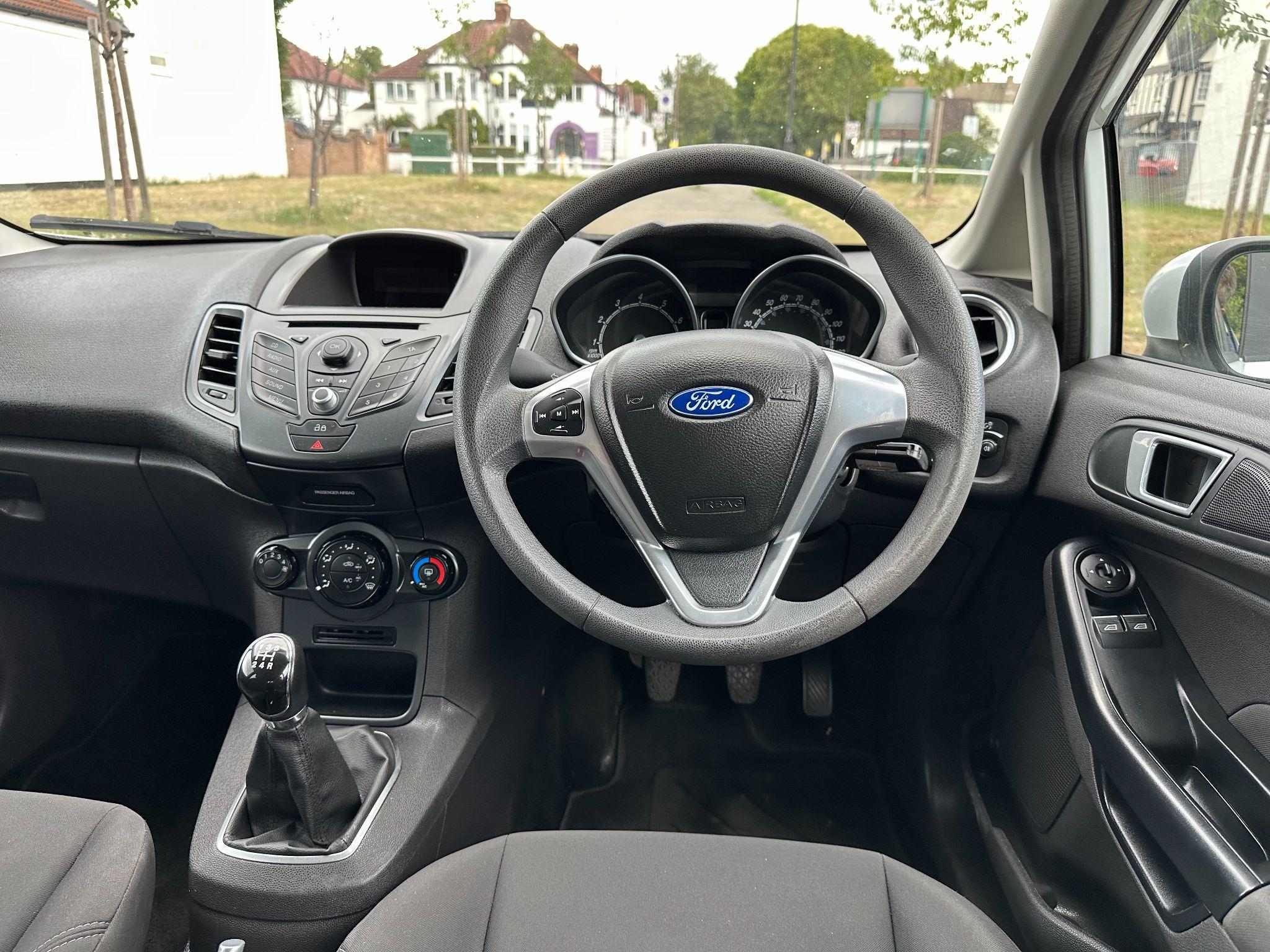 2014 Ford Fiesta image 7