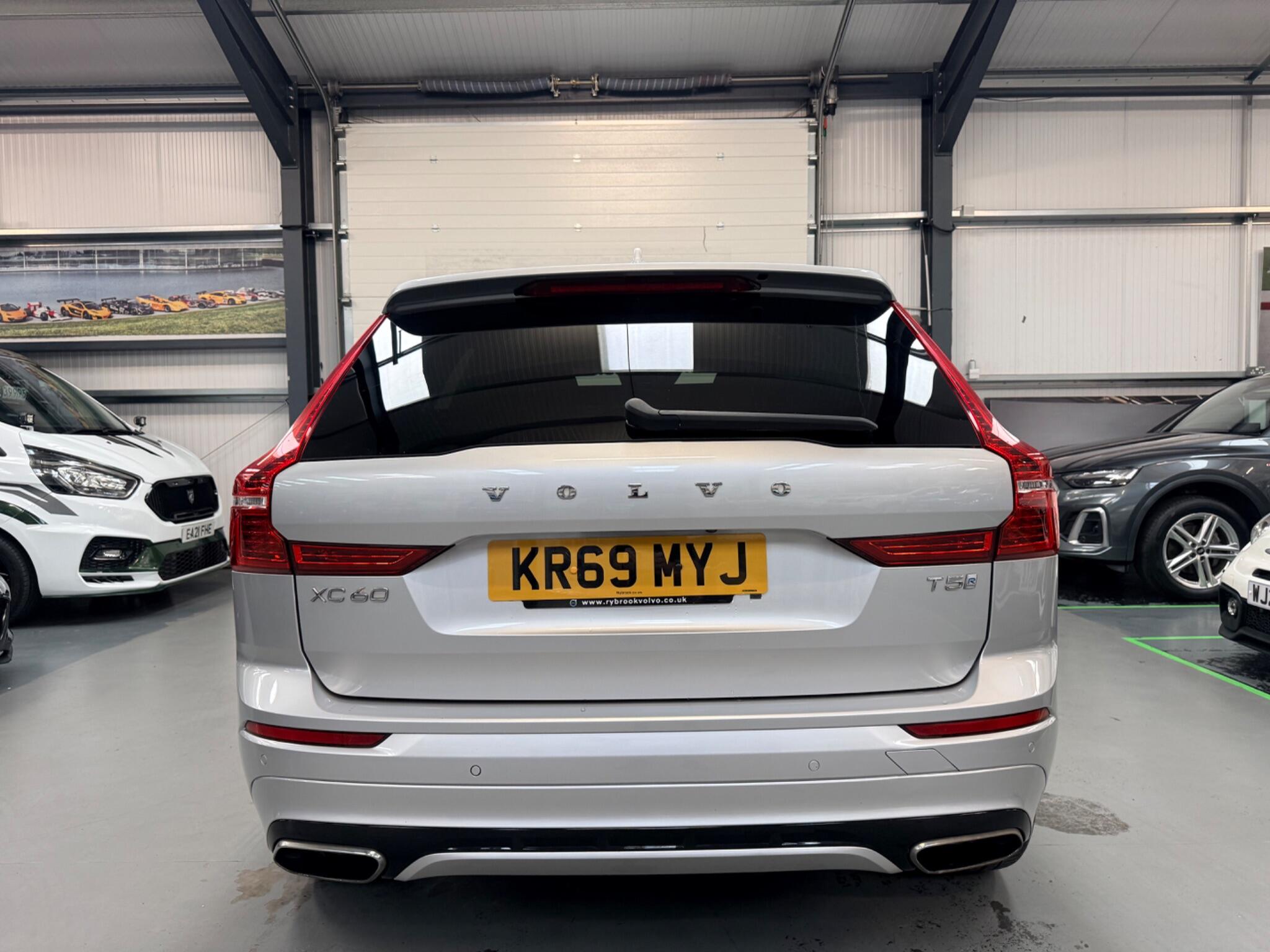 Volvo XC60 view 17