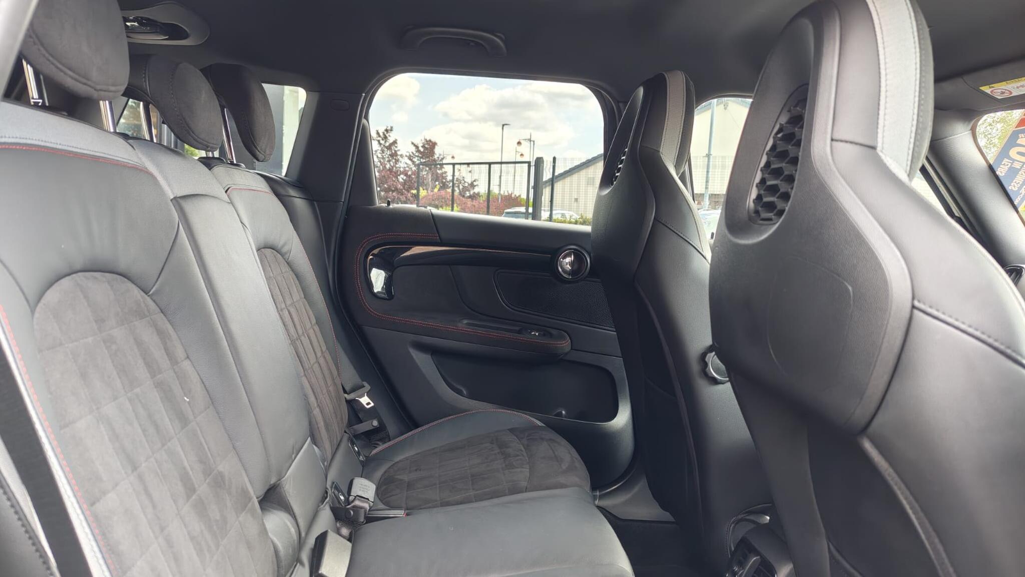 Mini Countryman view 24