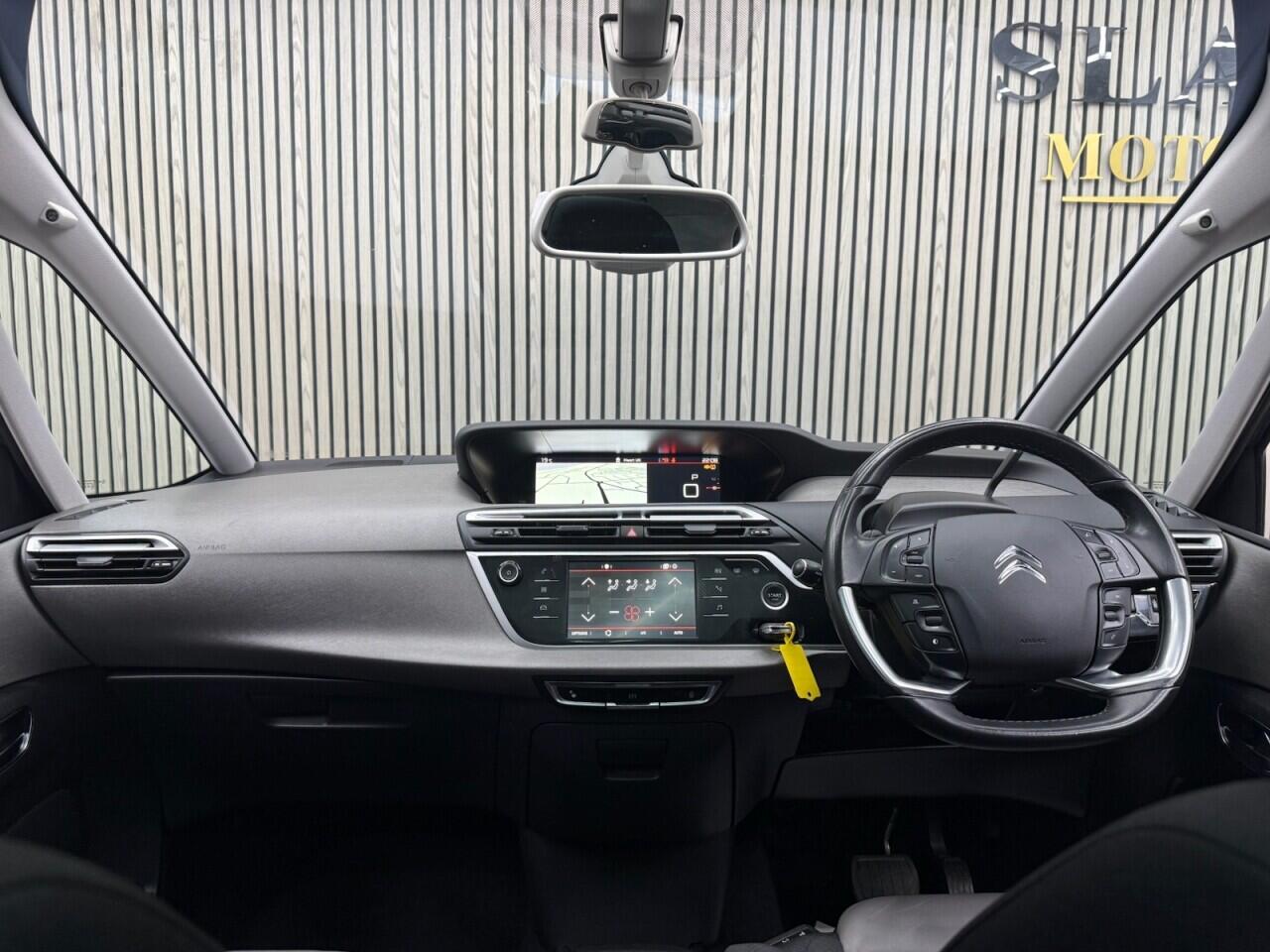 Citroen Grand C4 Spacetourer view 9