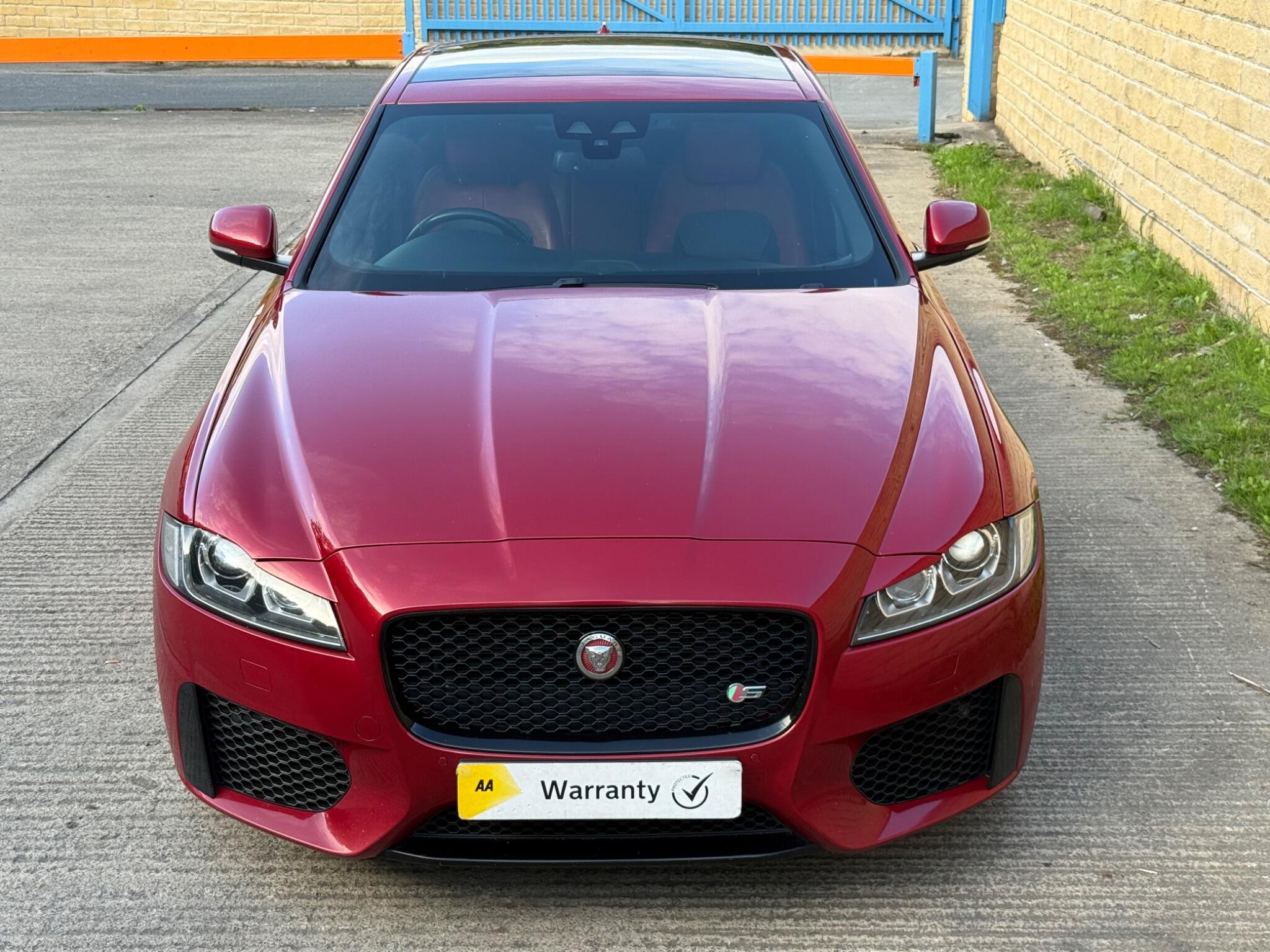 Jaguar XF view 10