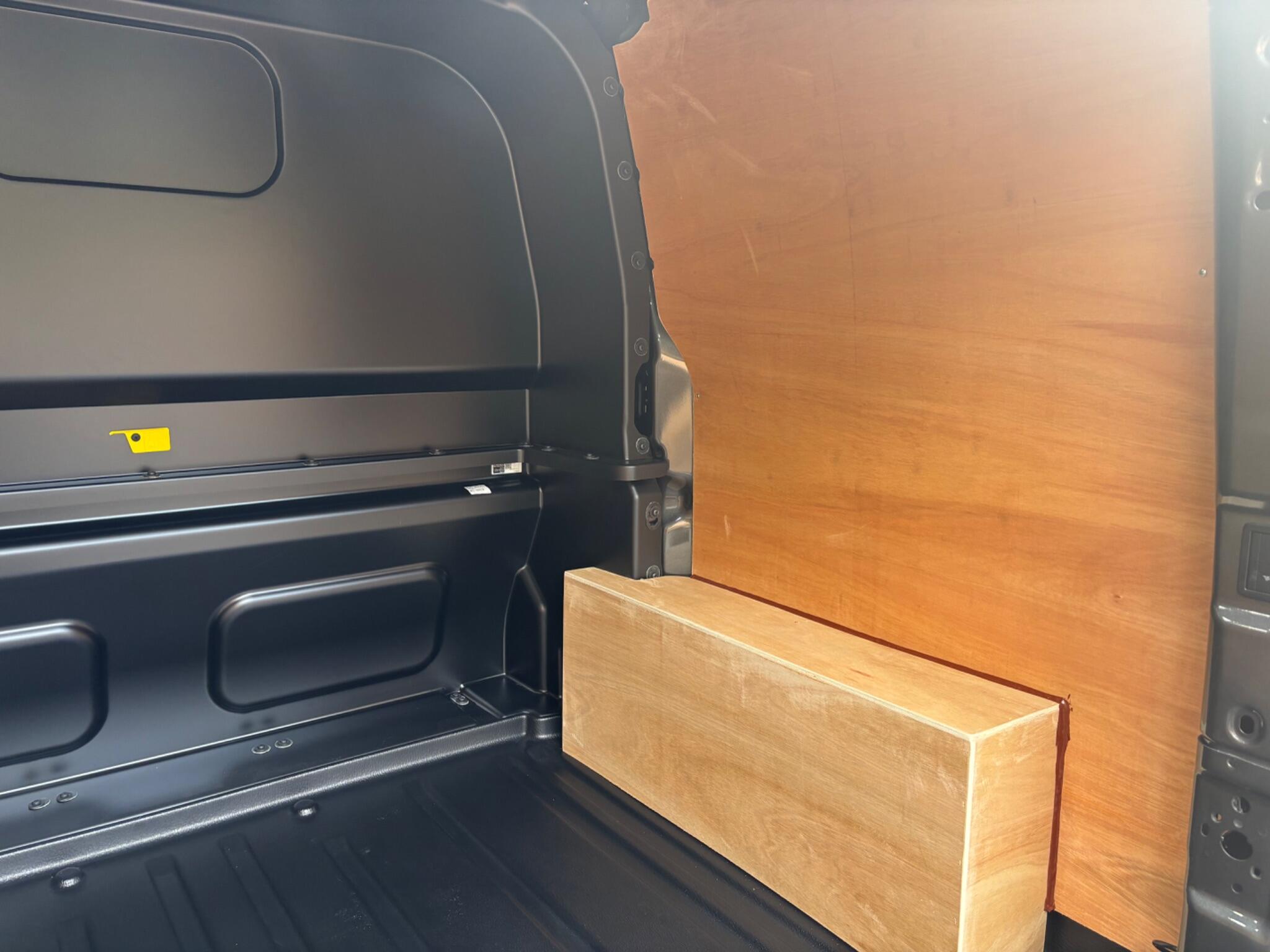 Ford Transit Custom view 11