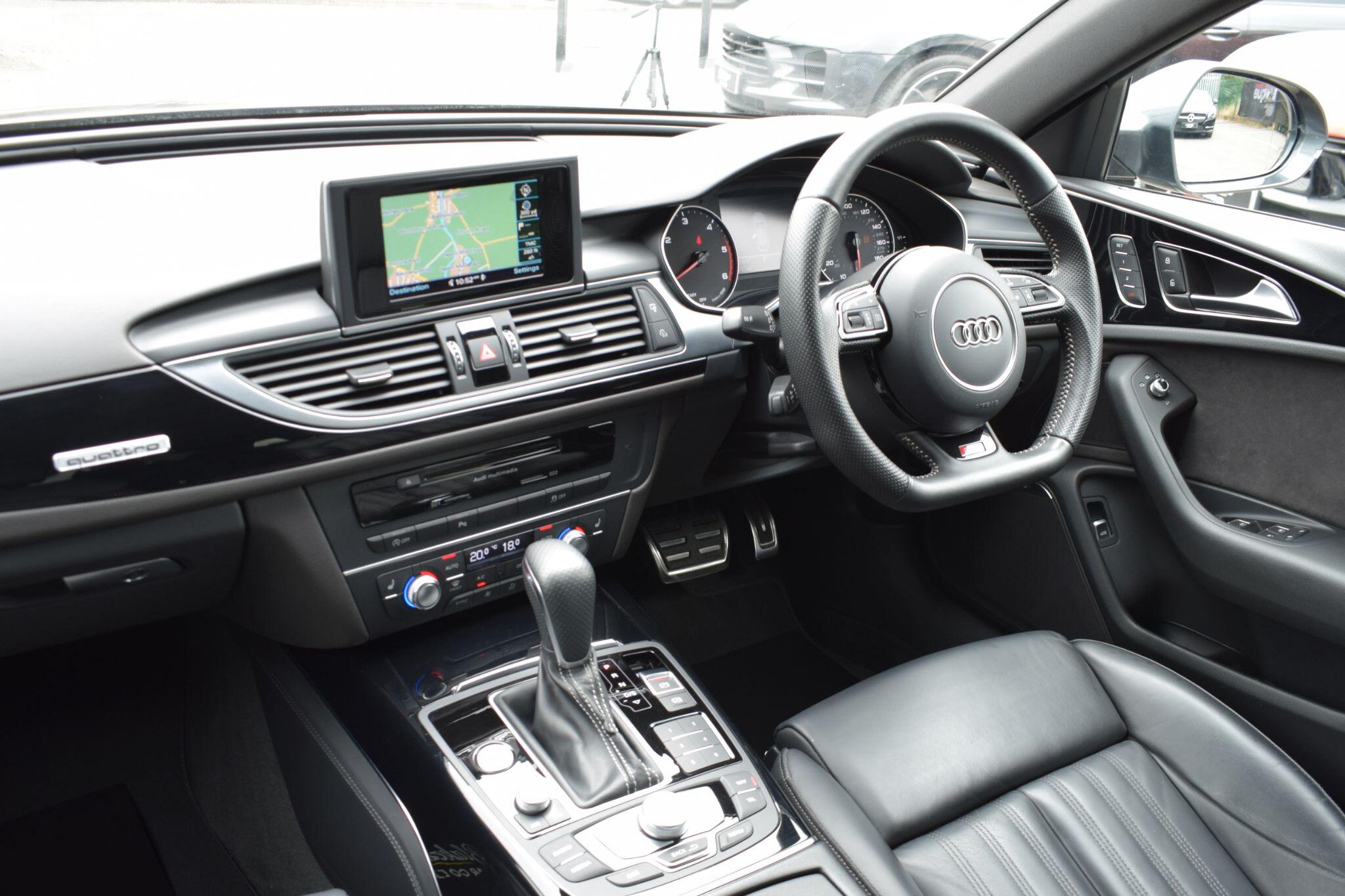 Audi A6 Avant view 10