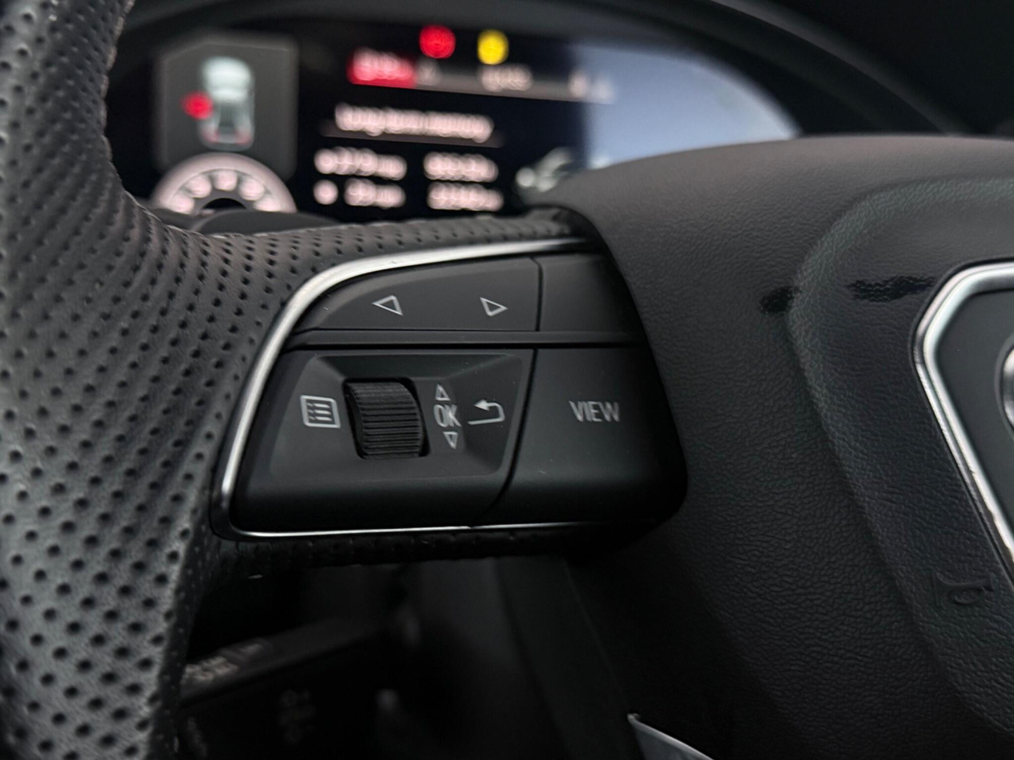 Audi Q5 view 14