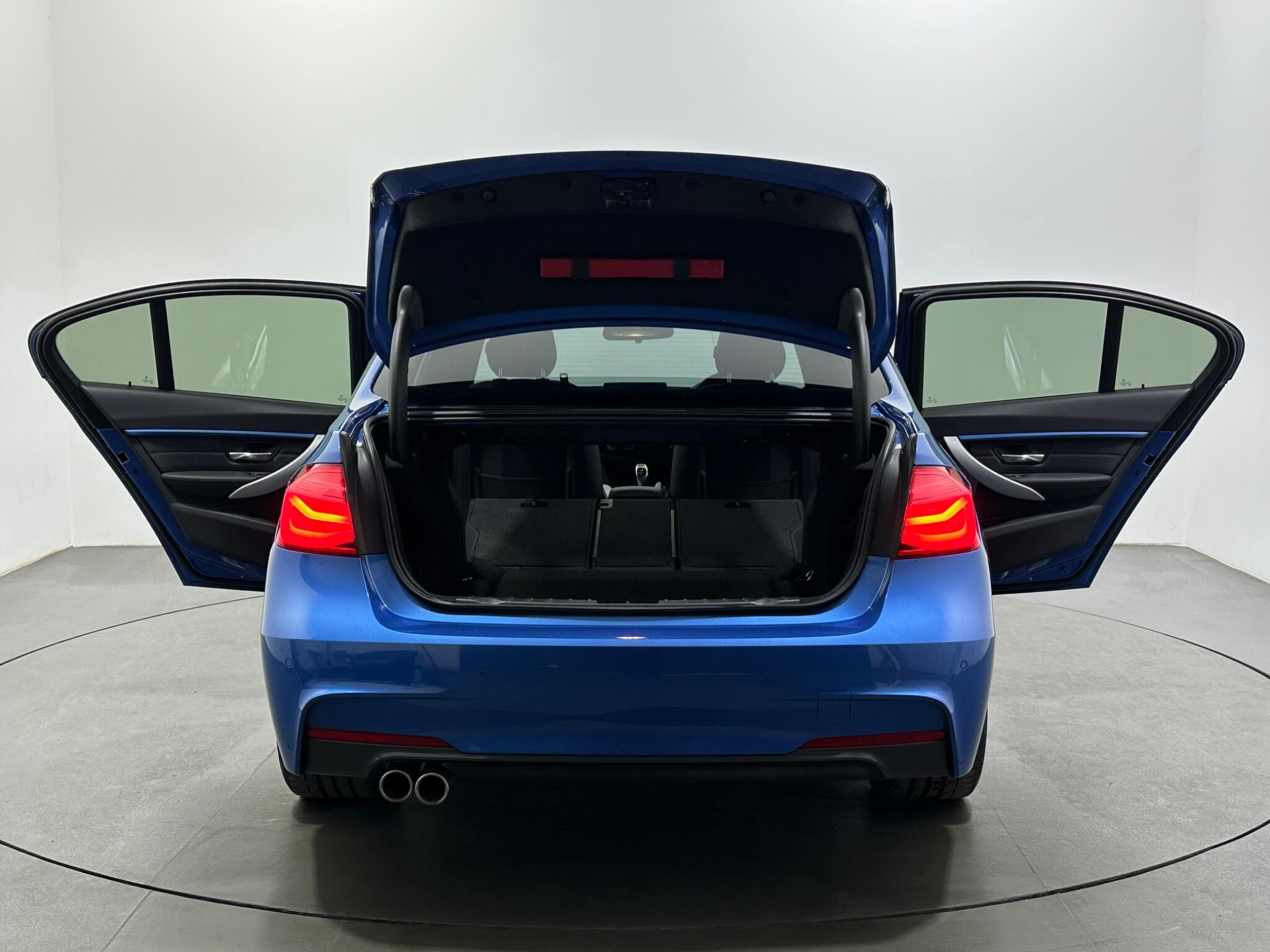 BMW 3 Series view 42