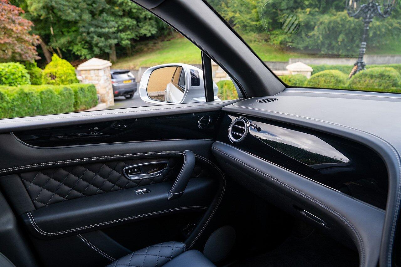 Bentley Bentayga view 89