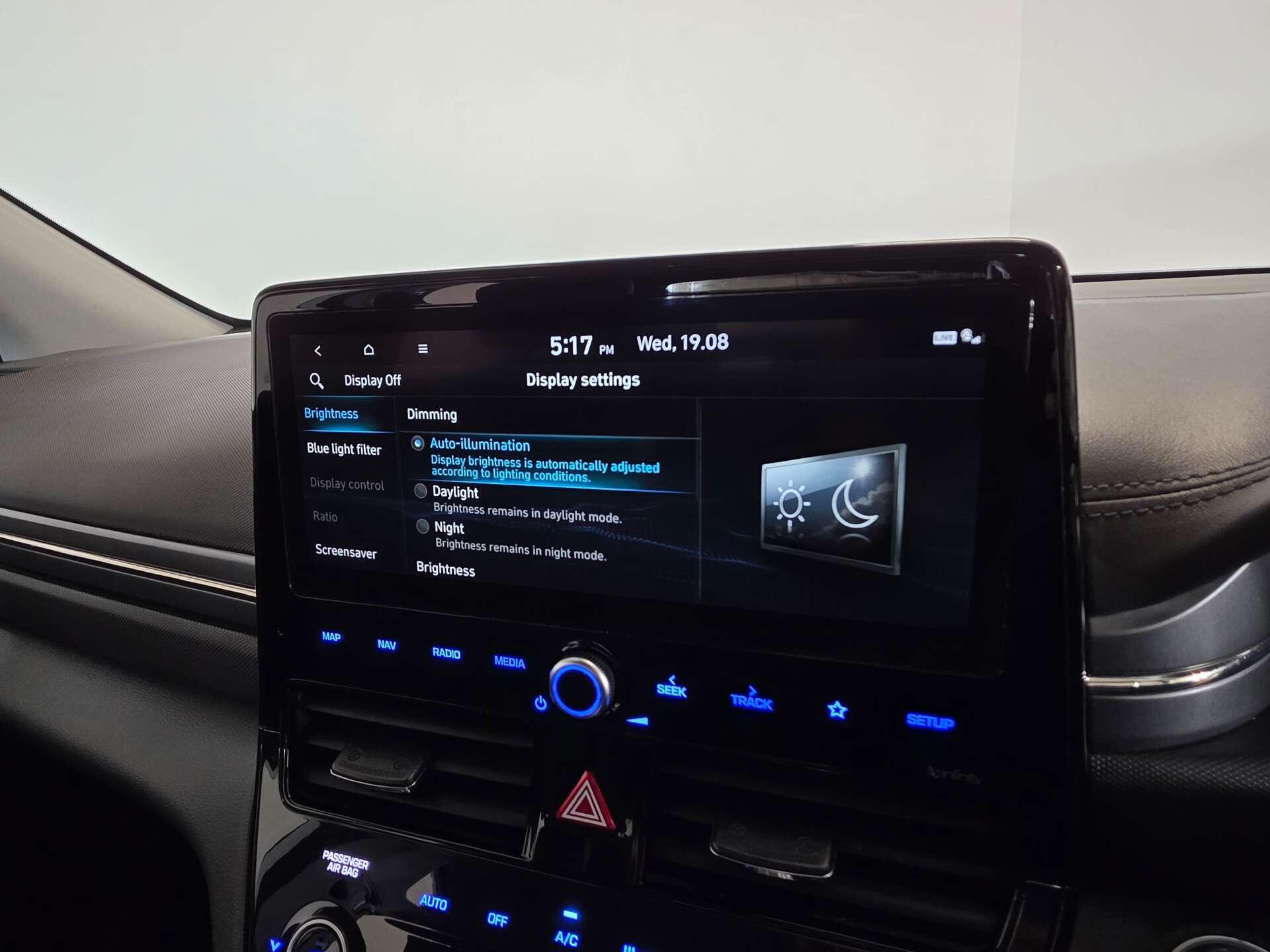 Hyundai Ioniq view 47