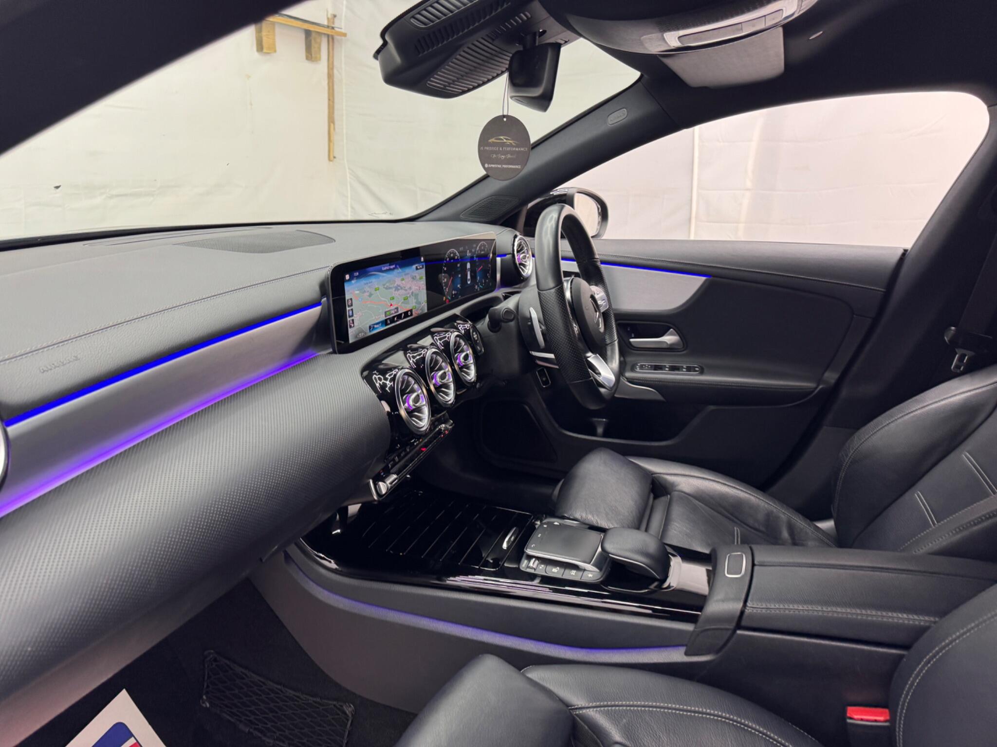 Mercedes-Benz Cla view 22