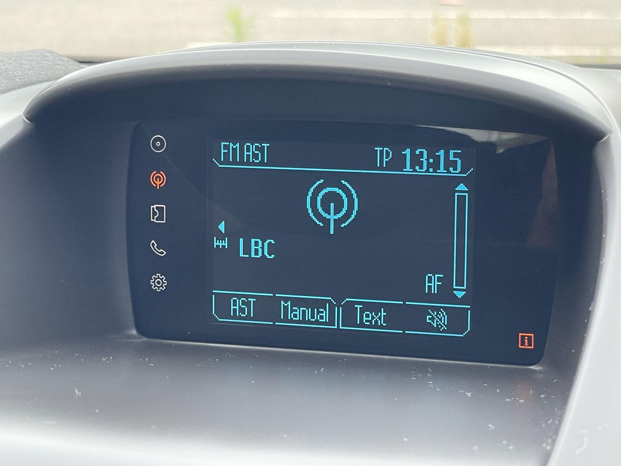 2016 Ford Fiesta image 41