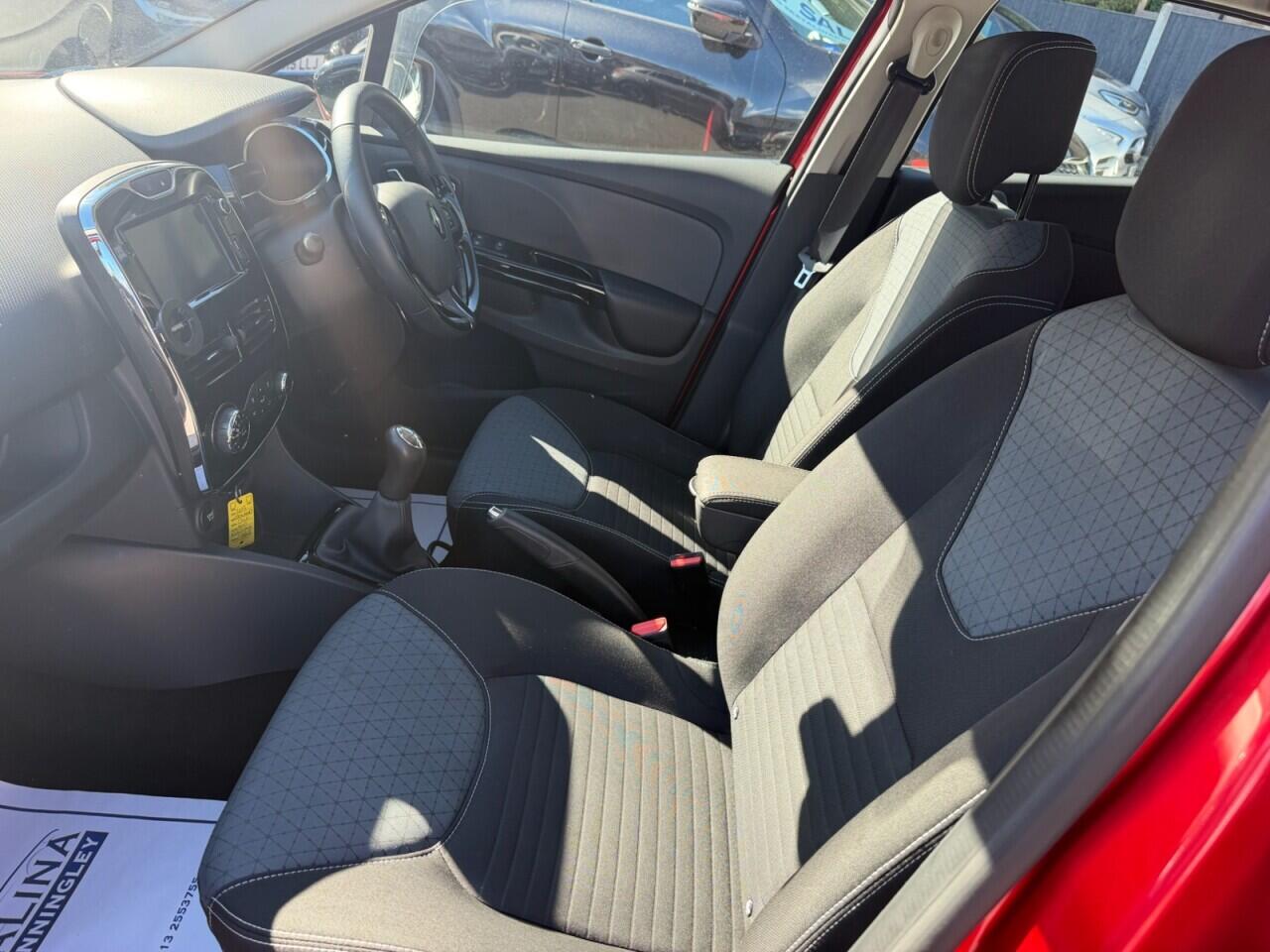 Renault Clio view 15
