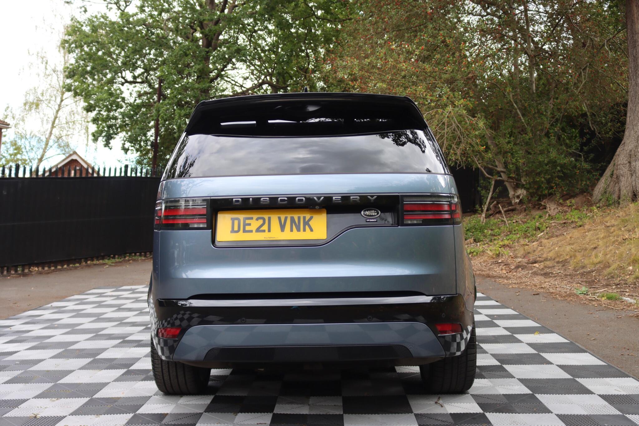Land Rover Discovery view 9